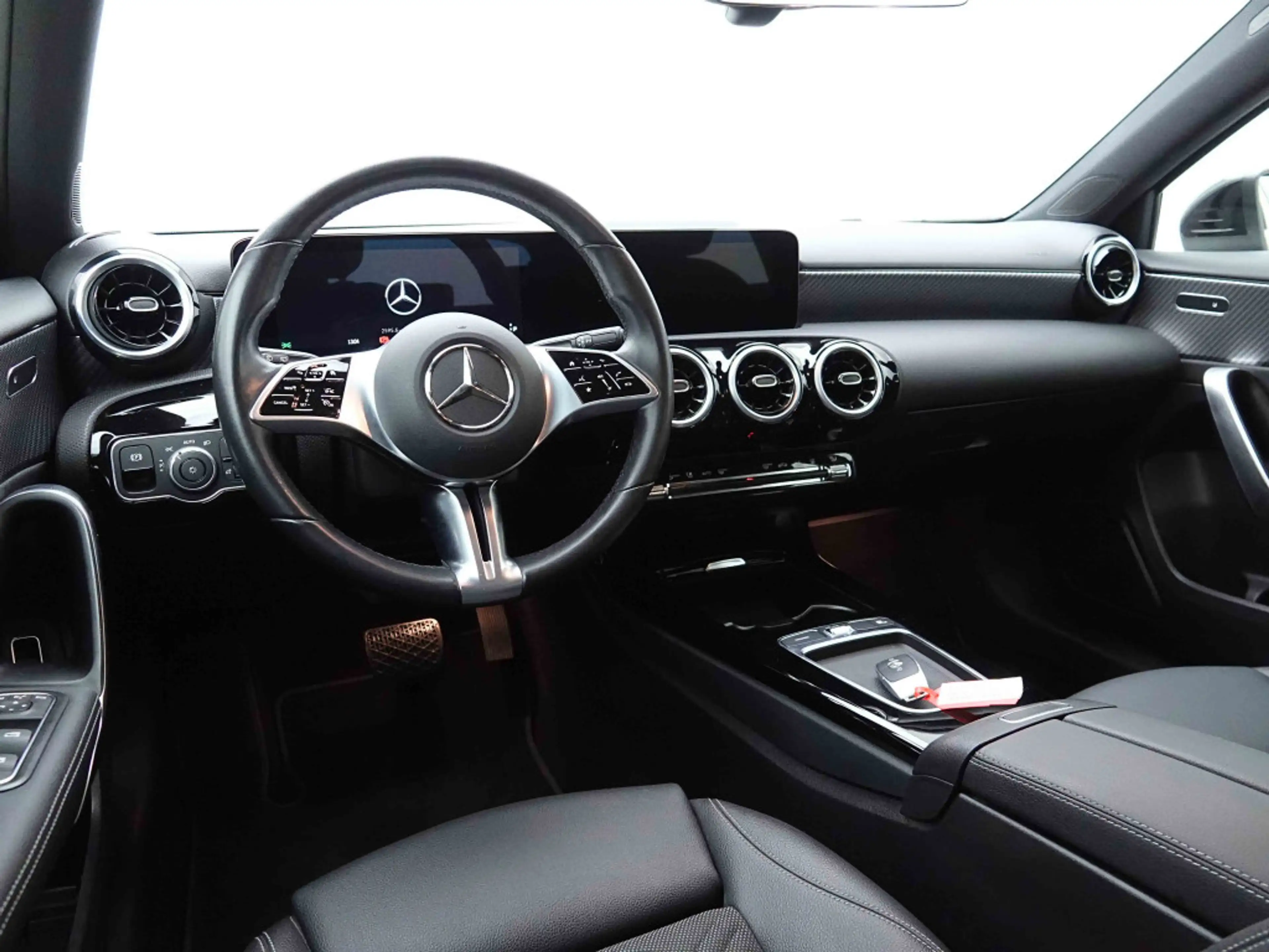 Mercedes-Benz A 250 PHEV 218 AUT Progressive | MBUX GPS | CAM | Sport Seats Heated | LED — photo 8