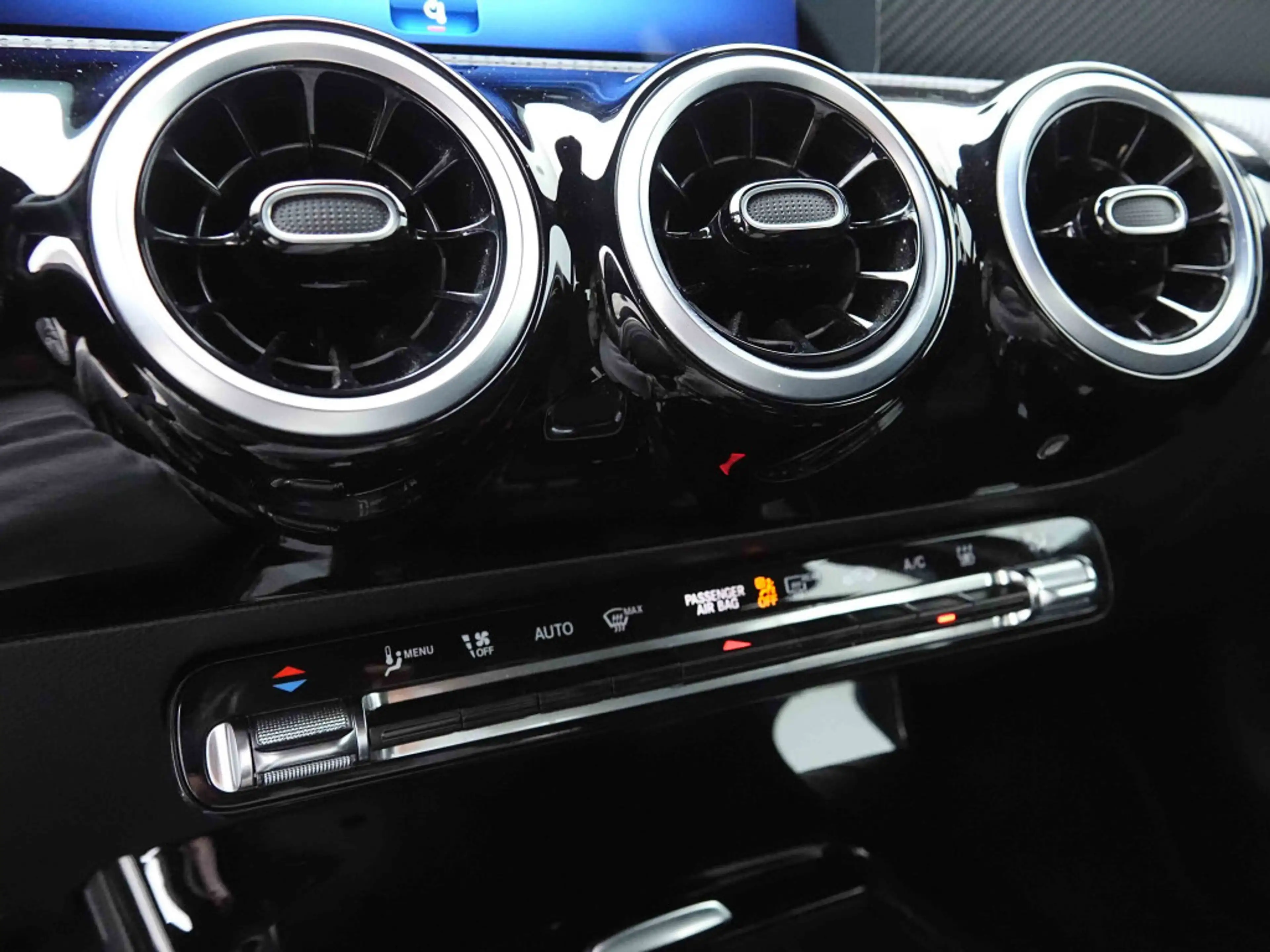 Mercedes-Benz A 250 PHEV 218 AUT Progressive | MBUX GPS | CAM | Sport Seats Heated | LED — photo 15