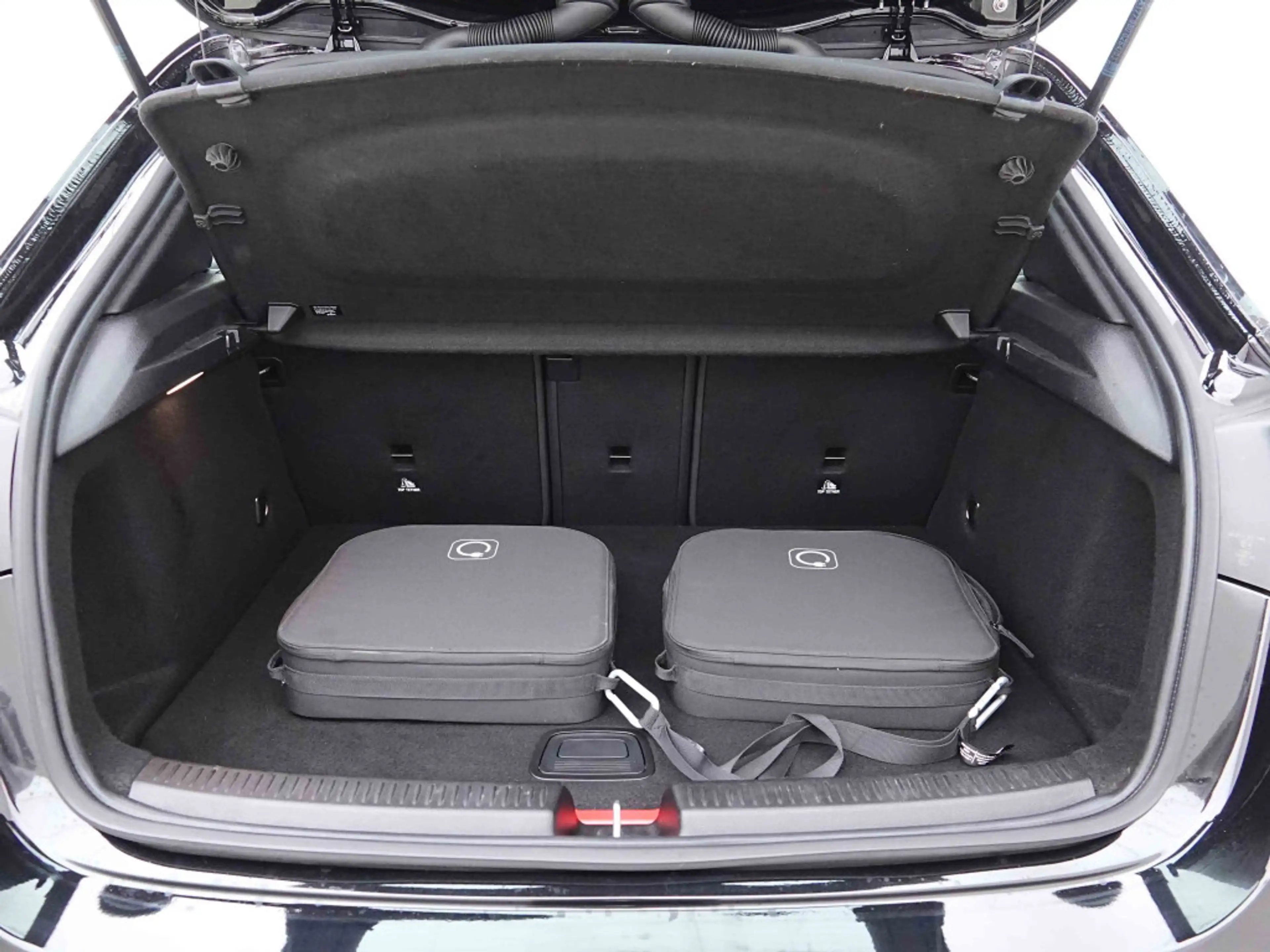 Mercedes-Benz A 250 PHEV 218 AUT Progressive | MBUX GPS | CAM | Sport Seats Heated | LED — photo 6