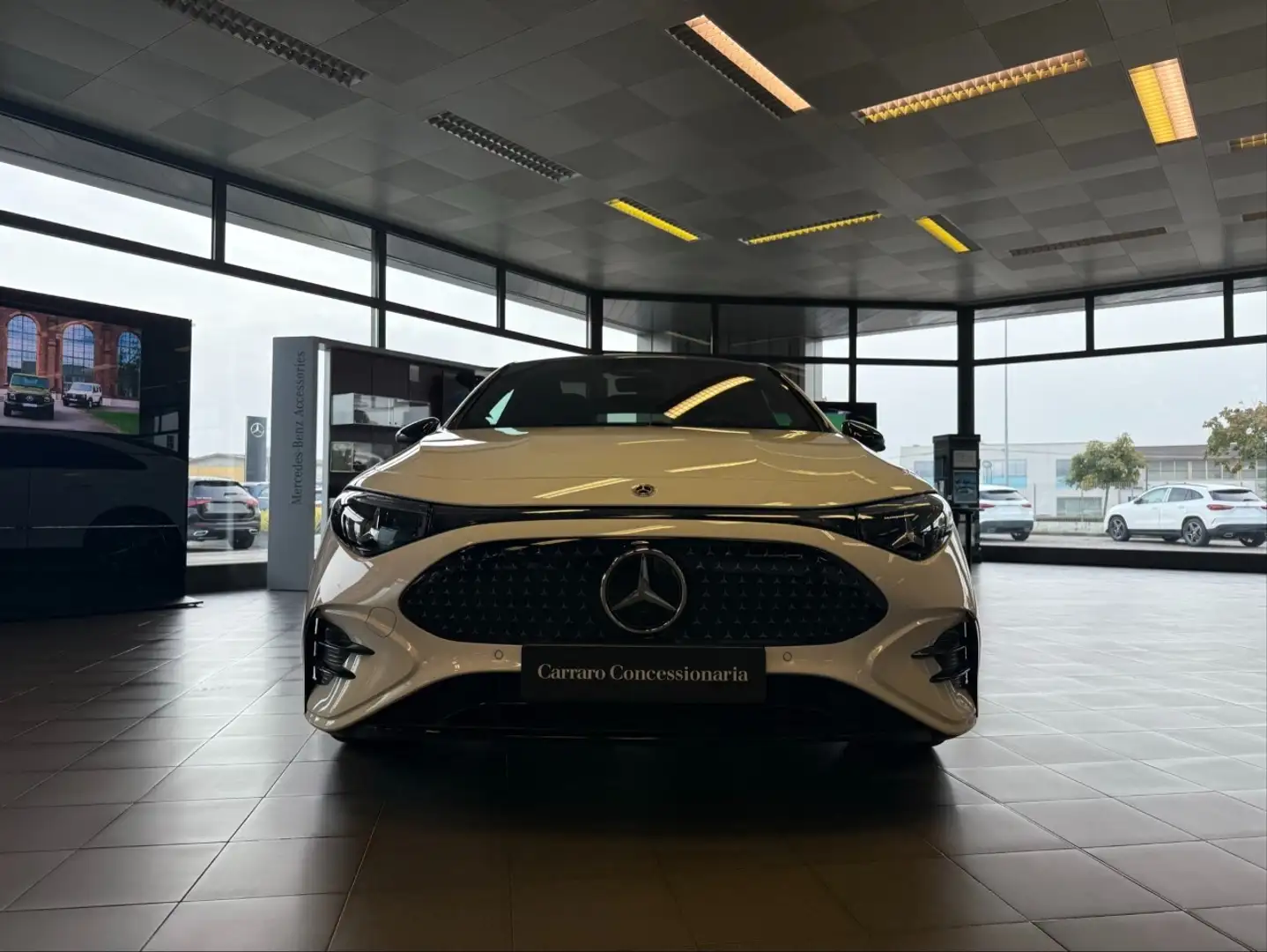 Mercedes-Benz CLA 250 + con tecnologia EQ Bianco - 2