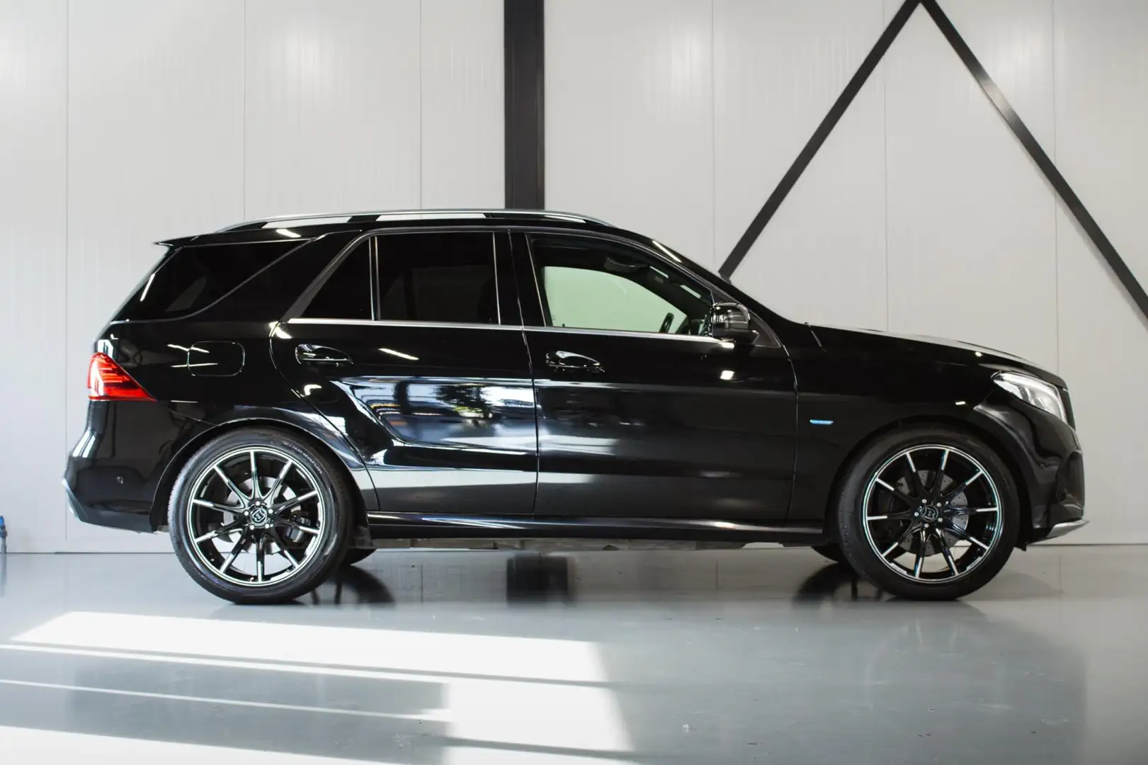 Mercedes-Benz GLE 500 e 4MATIC 22" | PANO | AMG Edition | HarmanKardon Zwart - 2
