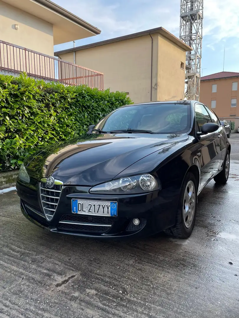 Alfa Romeo 147 3p 1.9 jtd Distinctive 120cv - 2