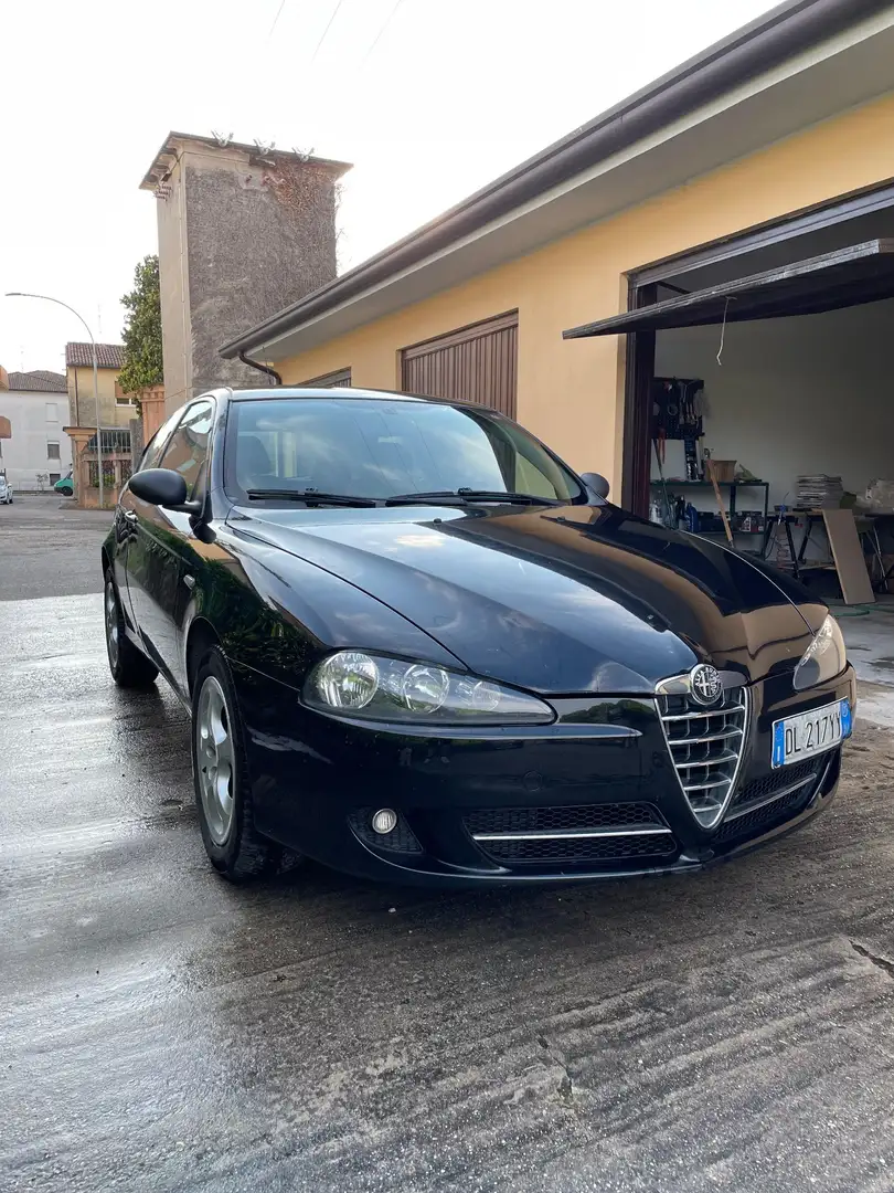 Alfa Romeo 147 3p 1.9 jtd Distinctive 120cv - 1