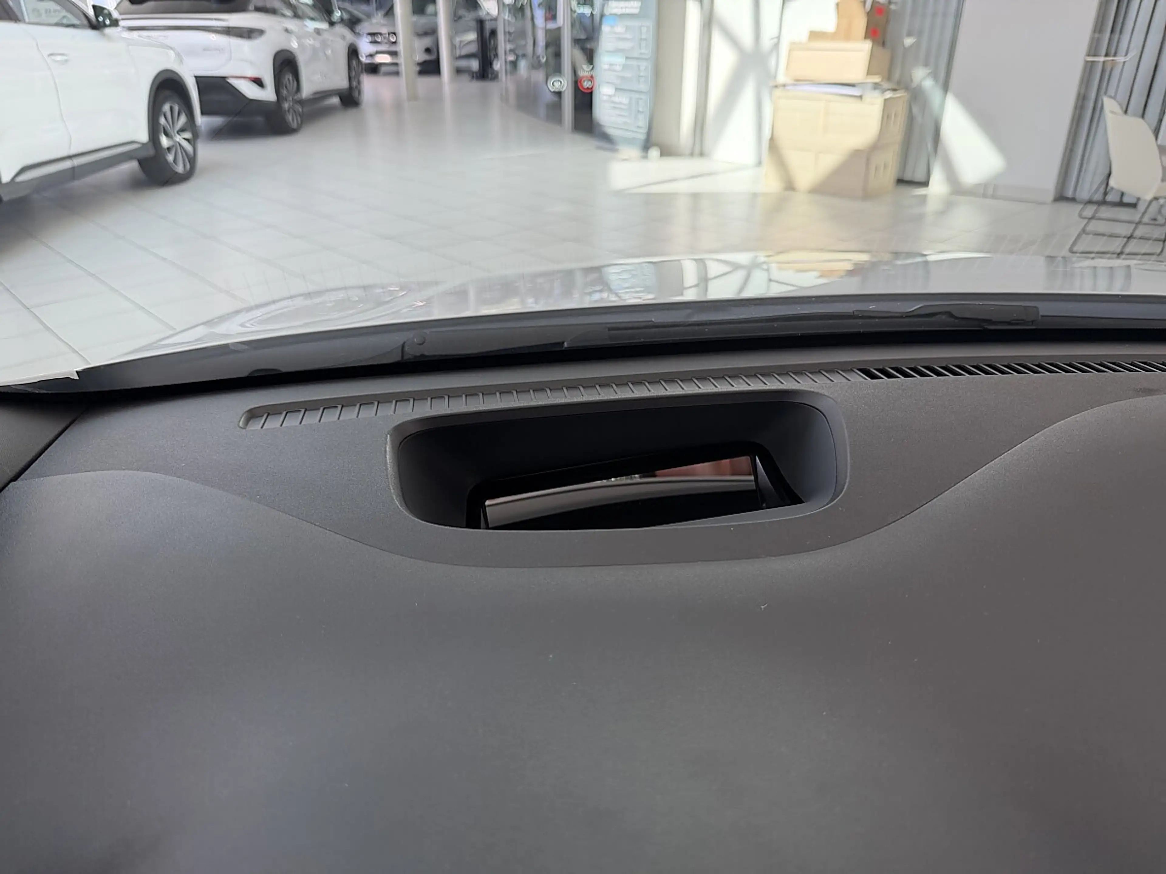 BYD Dolphin G DM-i PHEV 18,3kWh Comfort — photo 11