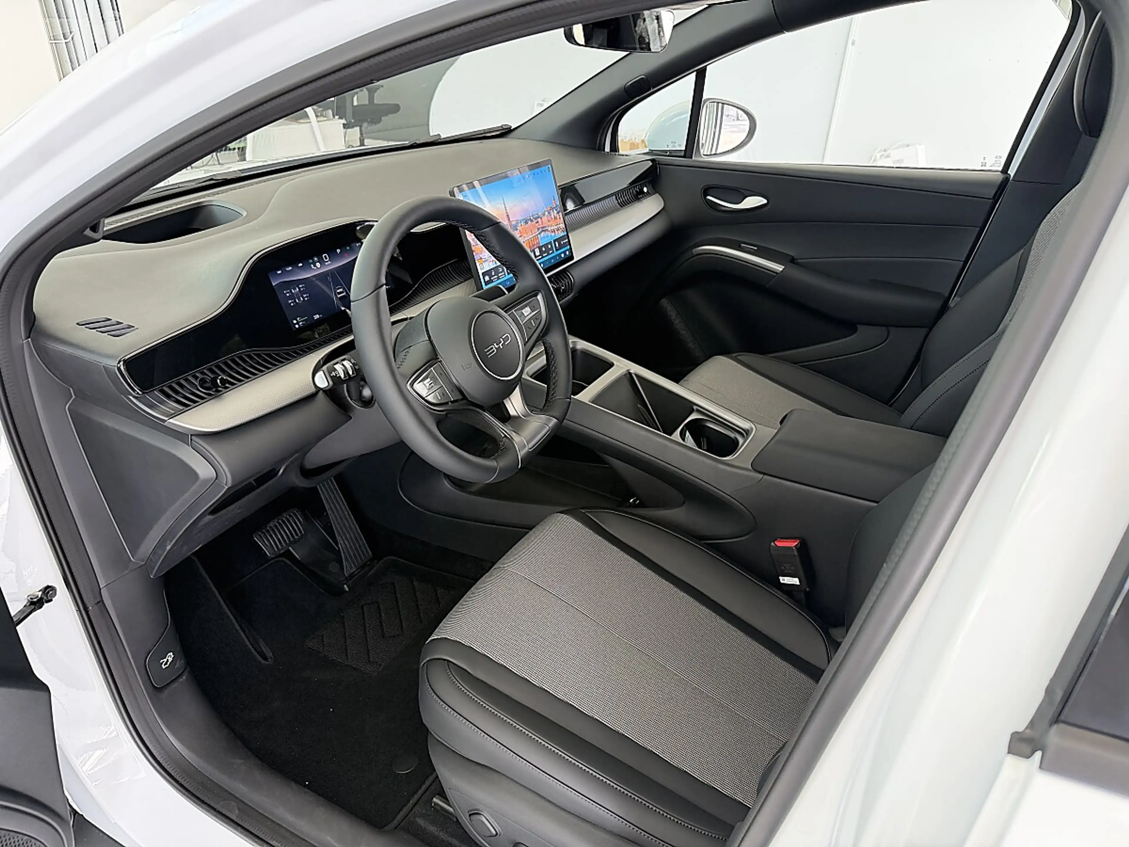 BYD Dolphin G DM-i PHEV 18,3kWh Comfort — photo 6
