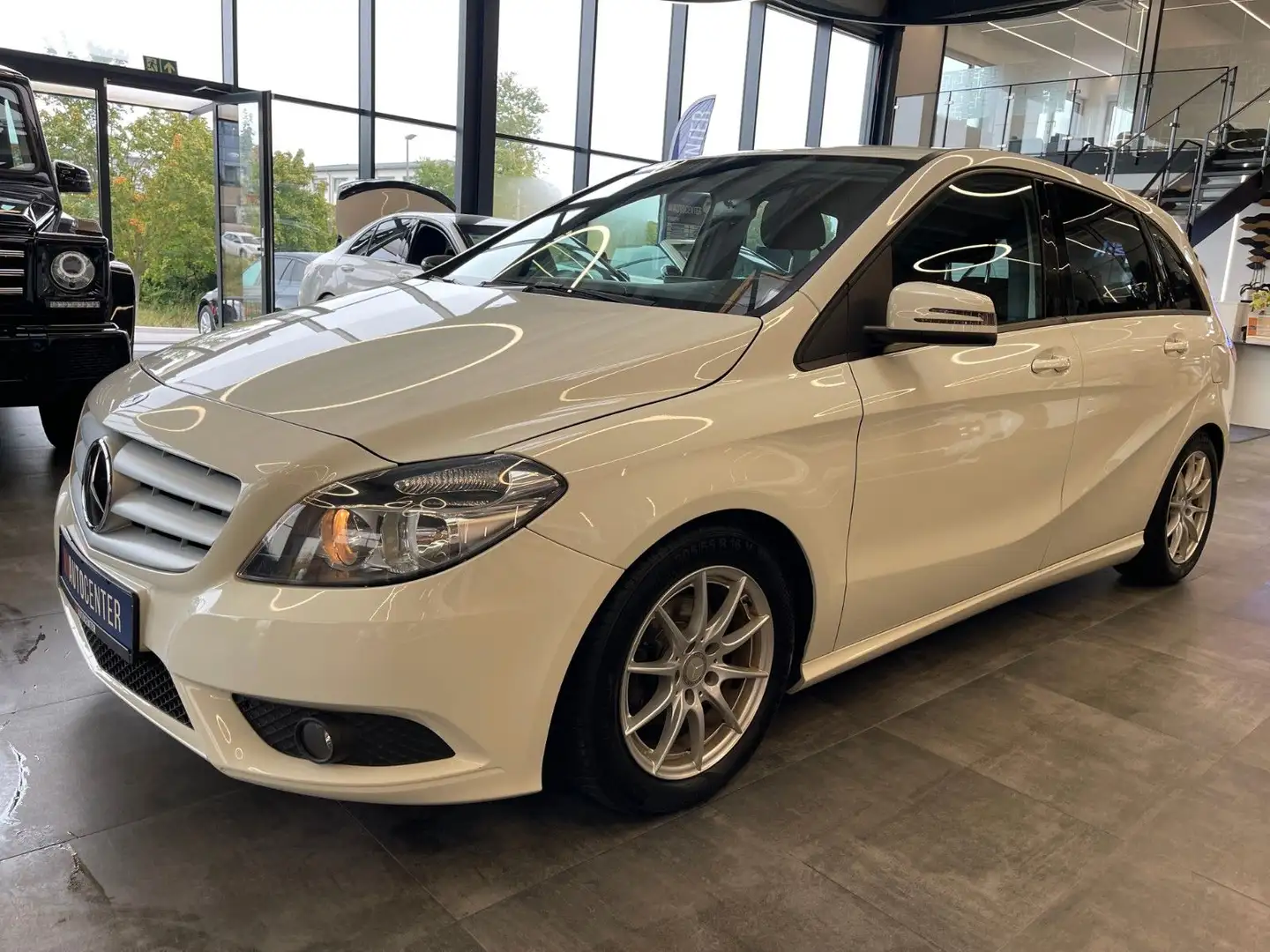 Mercedes-Benz B 180 *Kamera*Klima*Unfallfrei* Fehér - 2