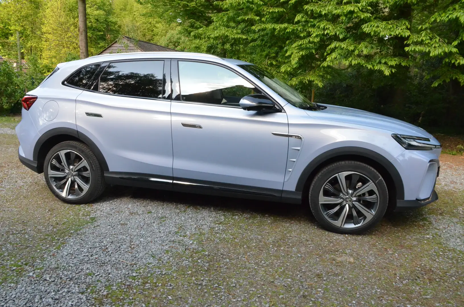 MG Marvel R e-MARVEL R 70 kWh Luxury AWD (pneus hiver - TVA) Bleu - 1