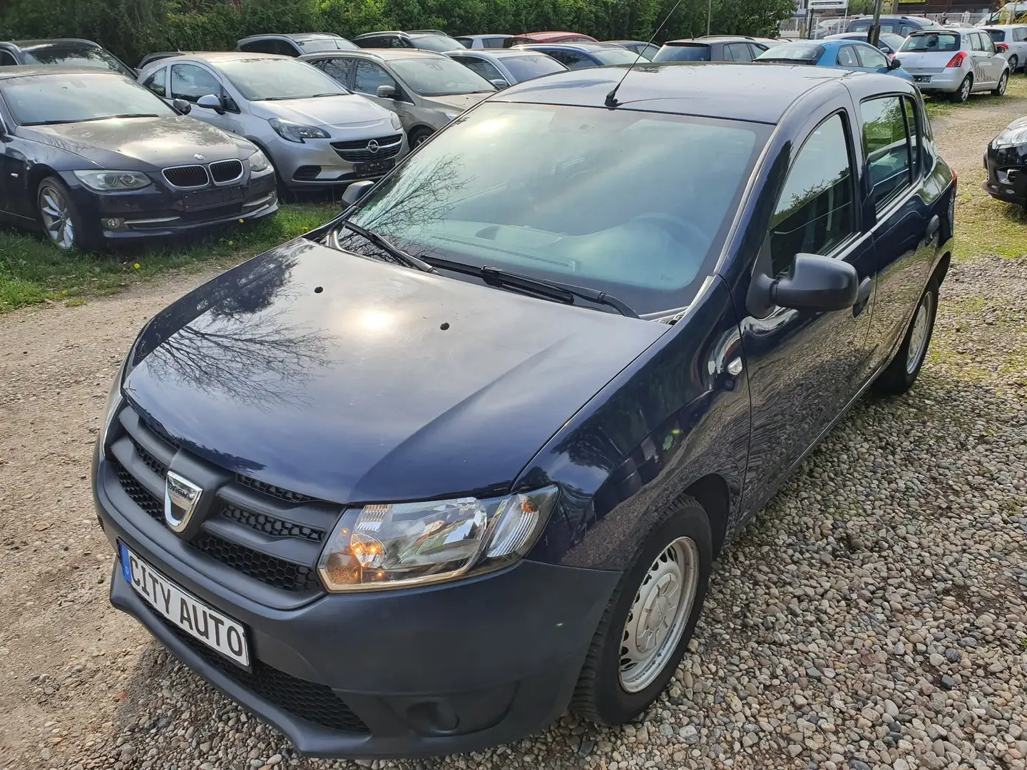 Dacia Sandero Essentiel Blau - 1