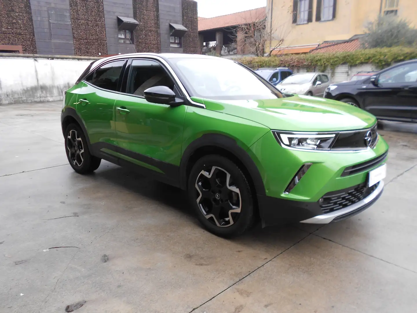 Opel Mokka Mokka II 2020 1.2 t Edition s automatico 8m Groen - 2