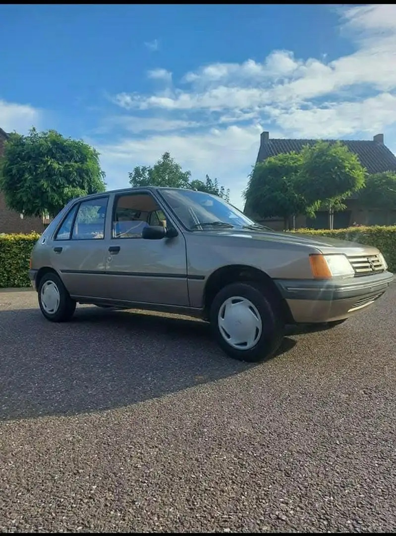 Peugeot 205 Autom. Beżowy - 1