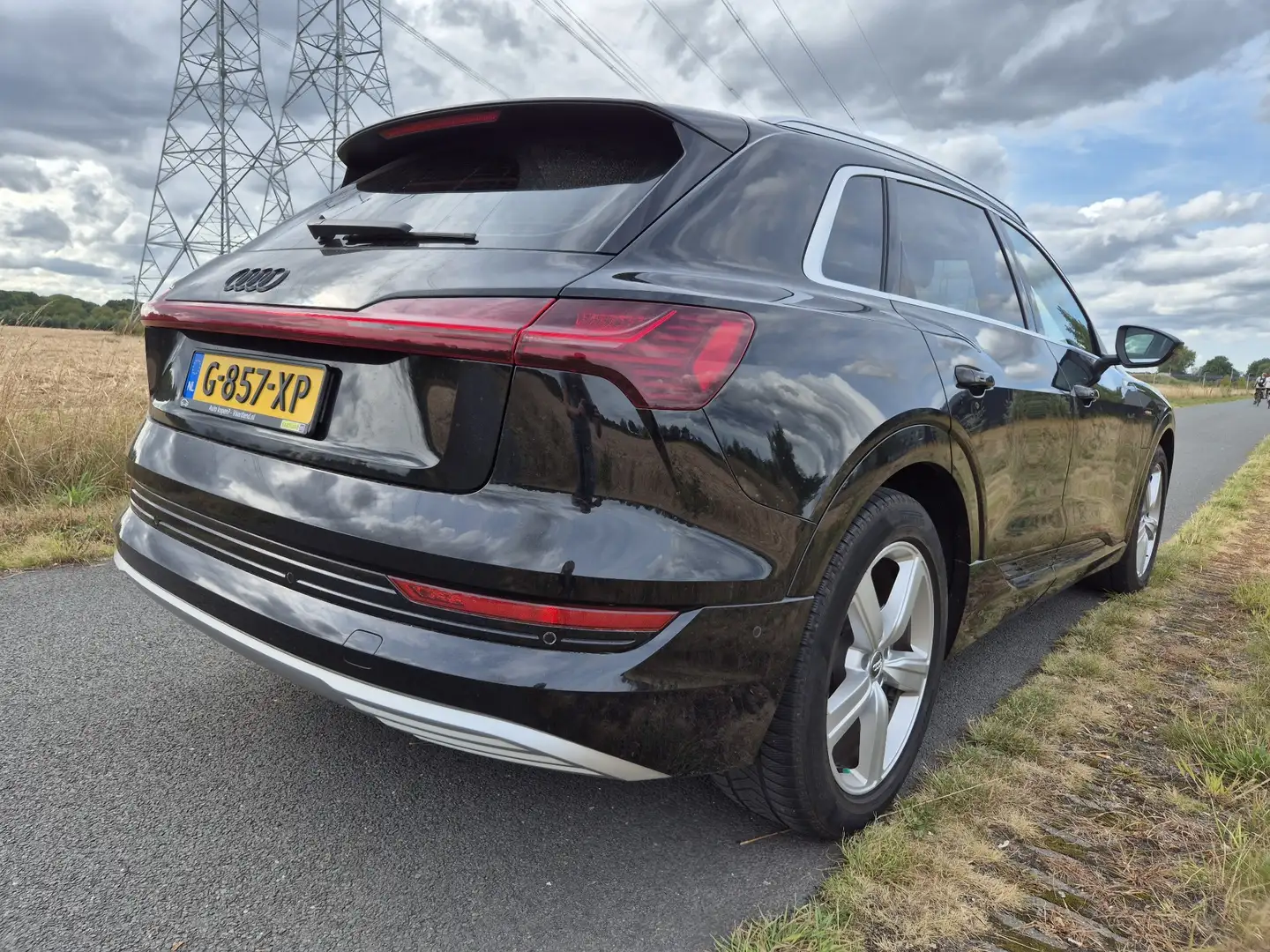 Audi e-tron quattro Launch Edition + SOH 95% Black - 2