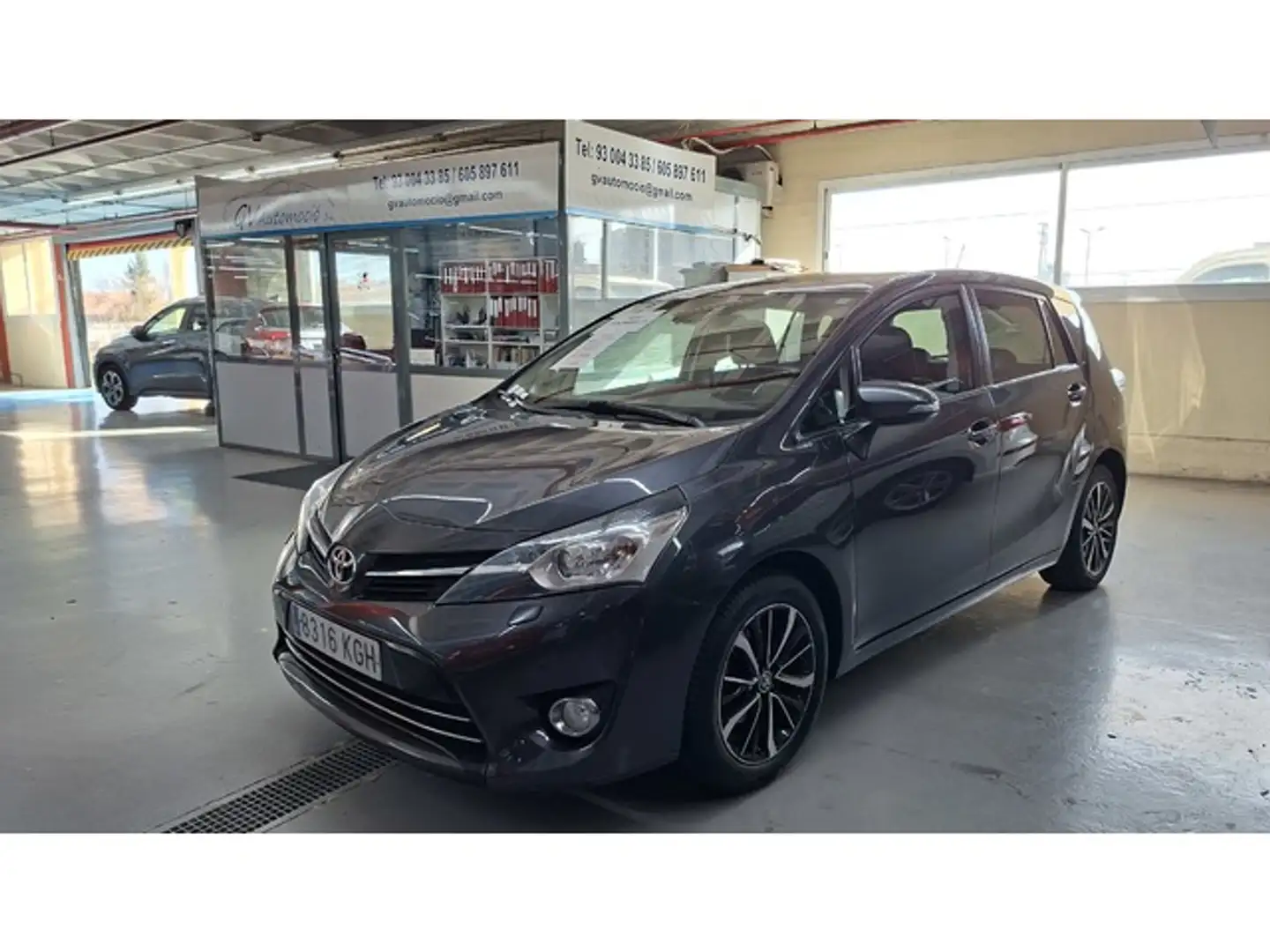 Toyota Verso 130 Advance 7pl. Gris - 1