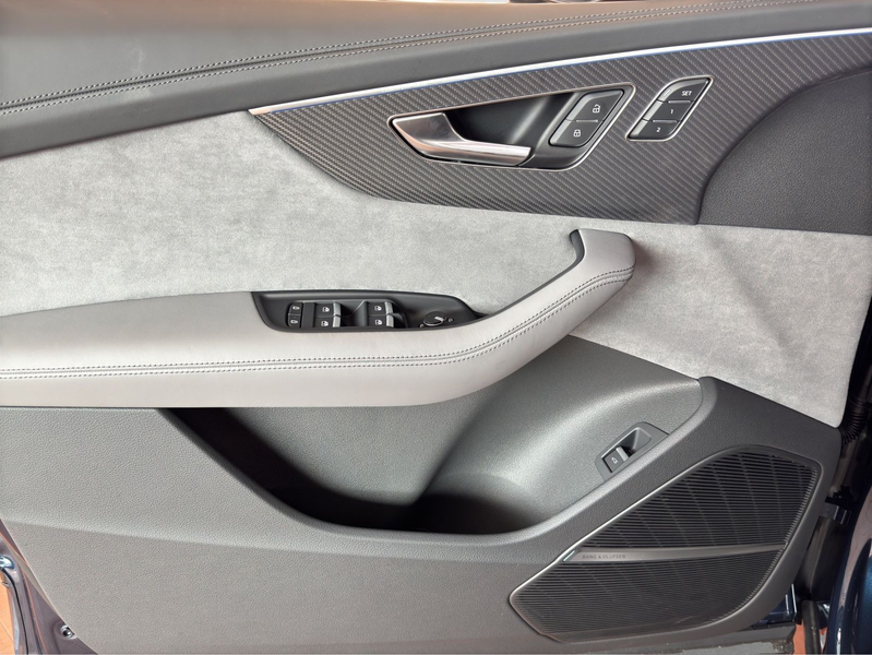 Audi Q7 SUV S line business TDI quattro 210 kW tiptro — photo 12
