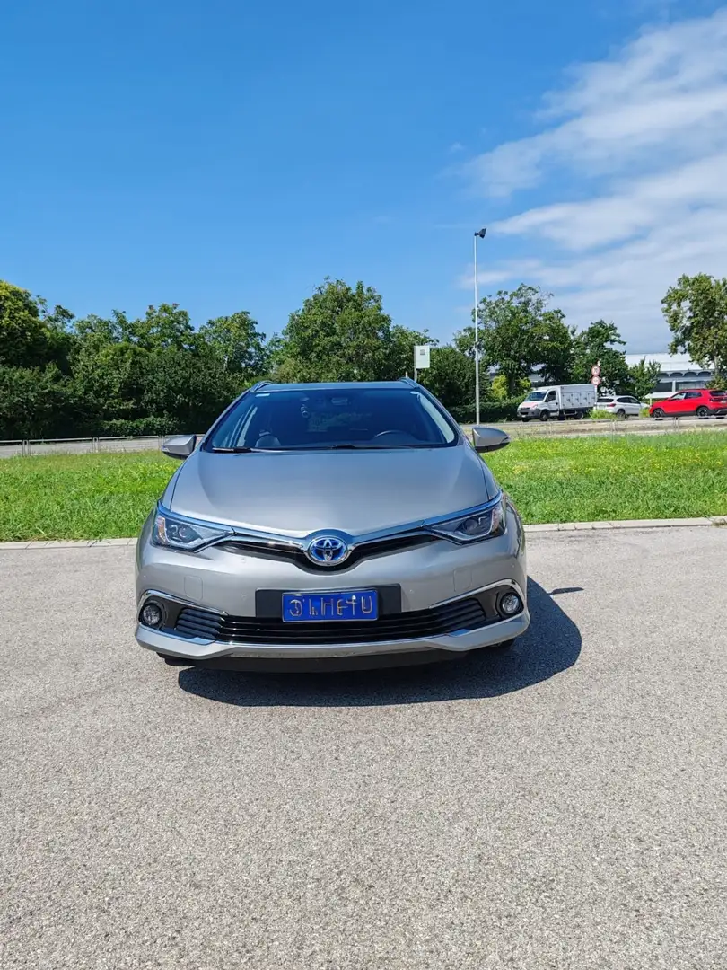 Toyota Auris Touring Sport 1.8 hybrid Lounge - 1