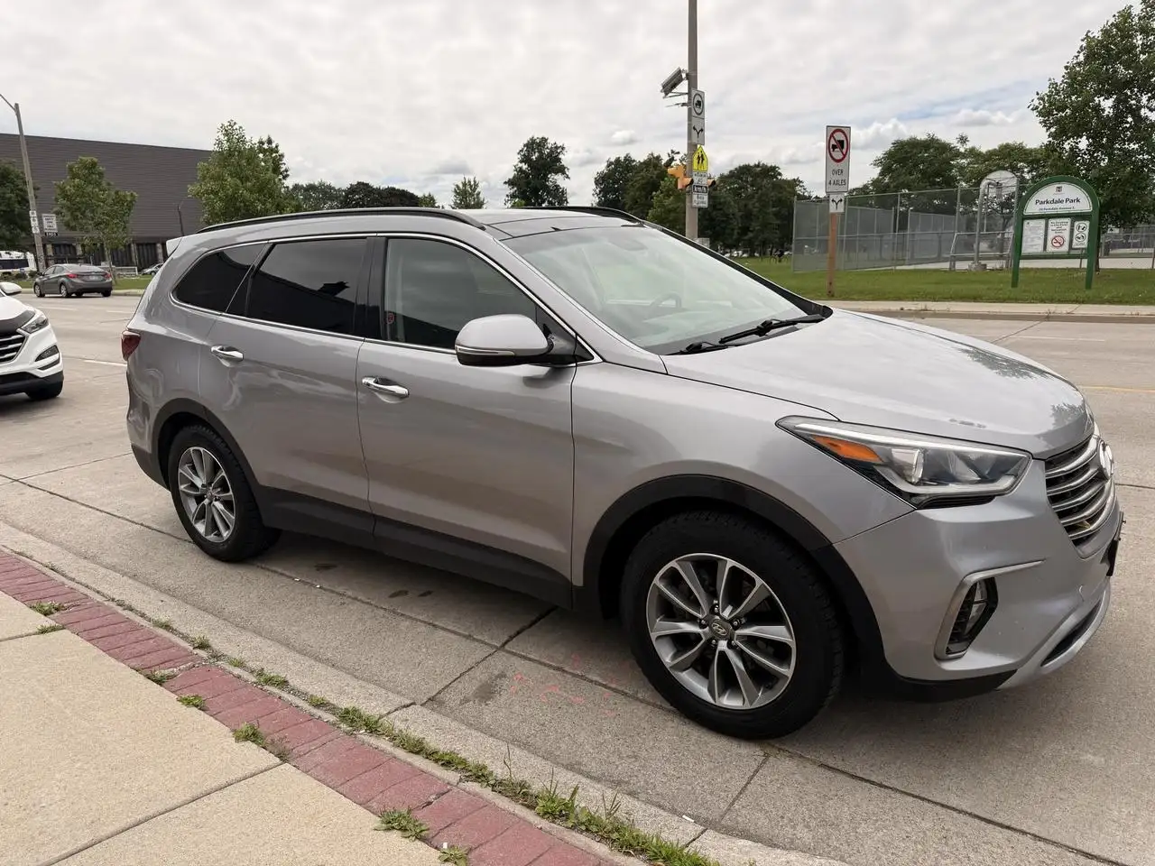Hyundai SANTA FE photo Hyundai SANTA FE