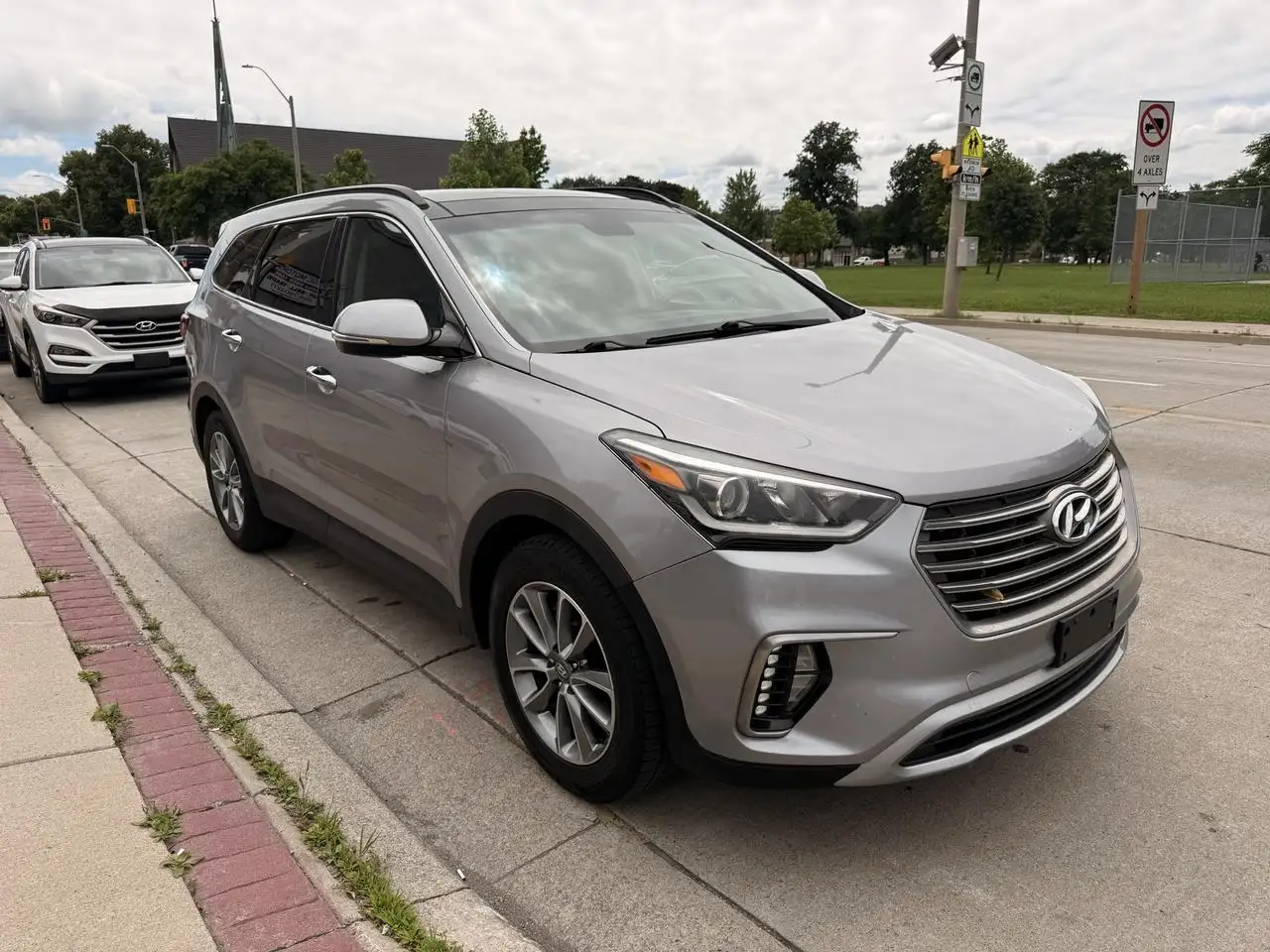 Hyundai SANTA FE photo Hyundai SANTA FE