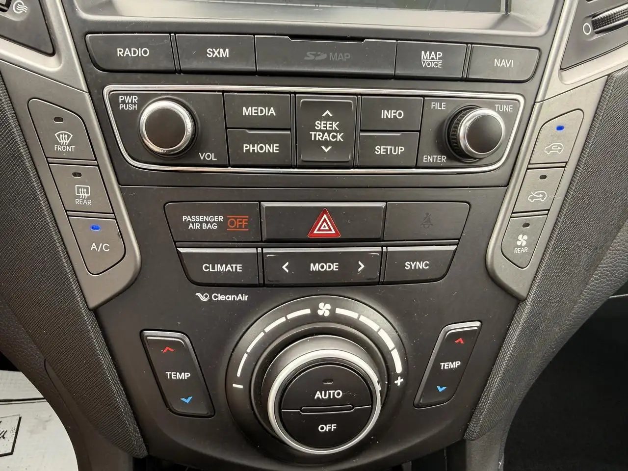 Hyundai SANTA FE photo Hyundai SANTA FE