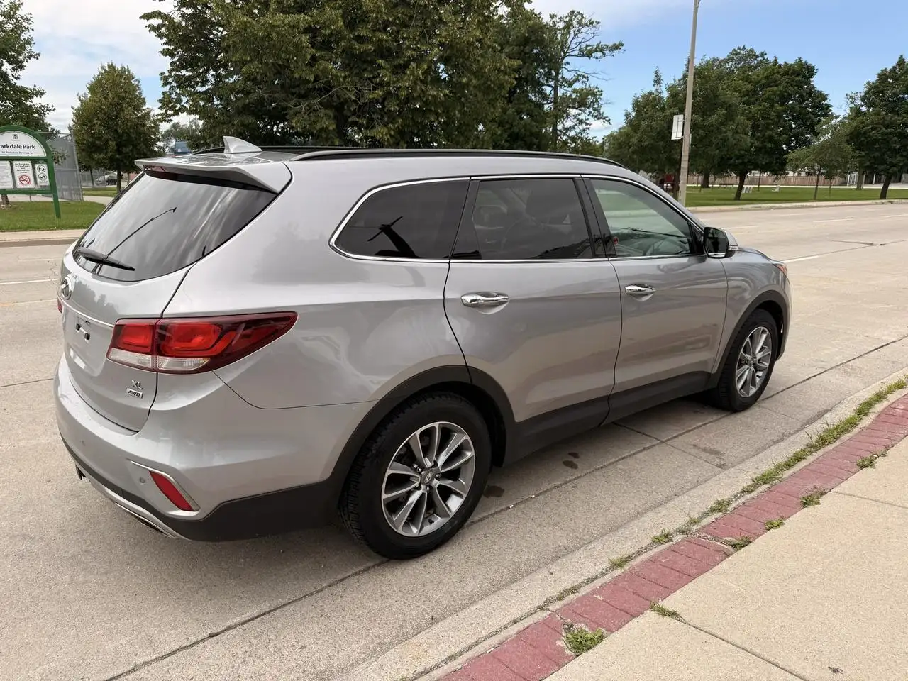 Hyundai SANTA FE photo Hyundai SANTA FE
