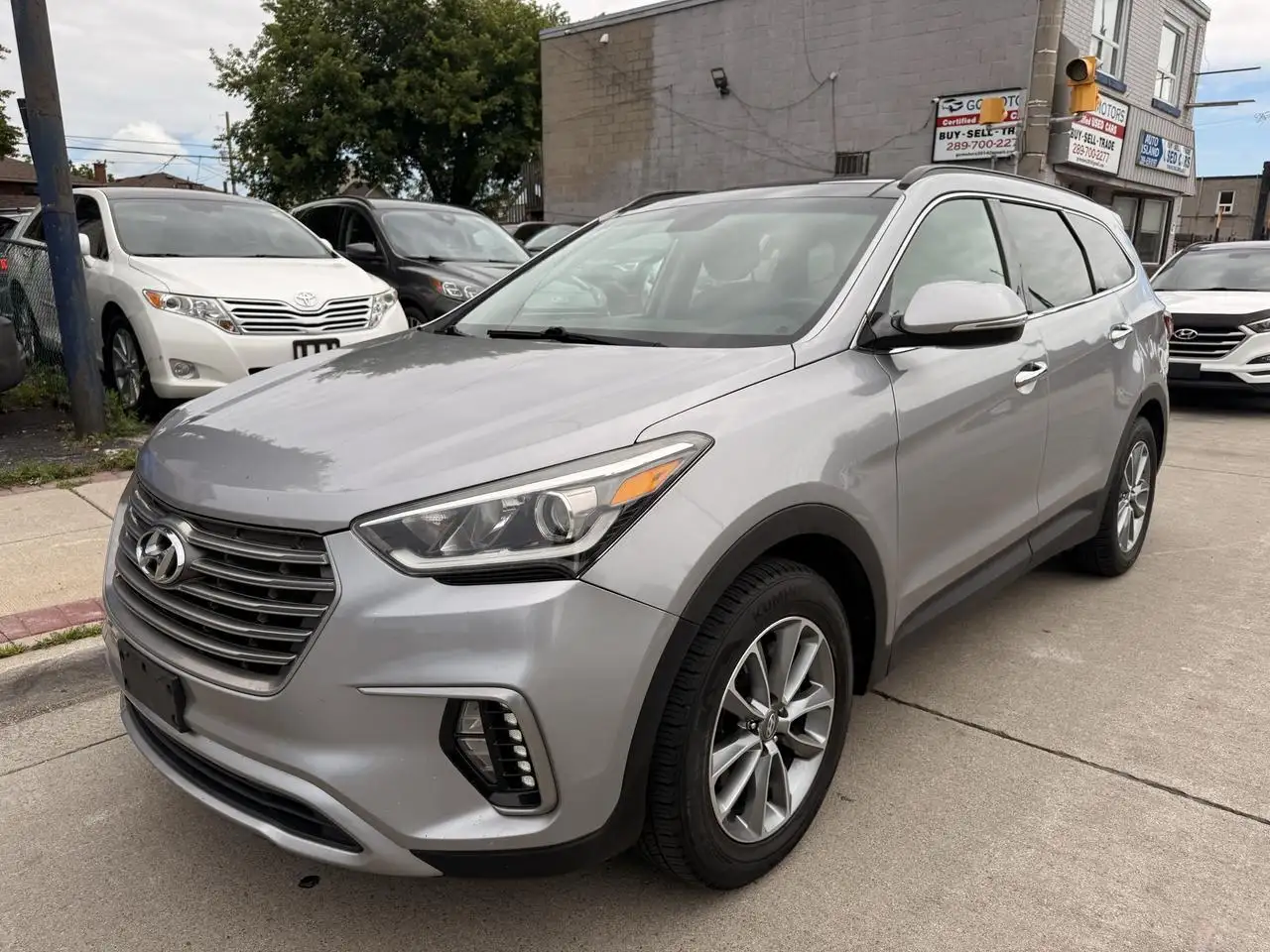 Hyundai SANTA FE photo Hyundai SANTA FE