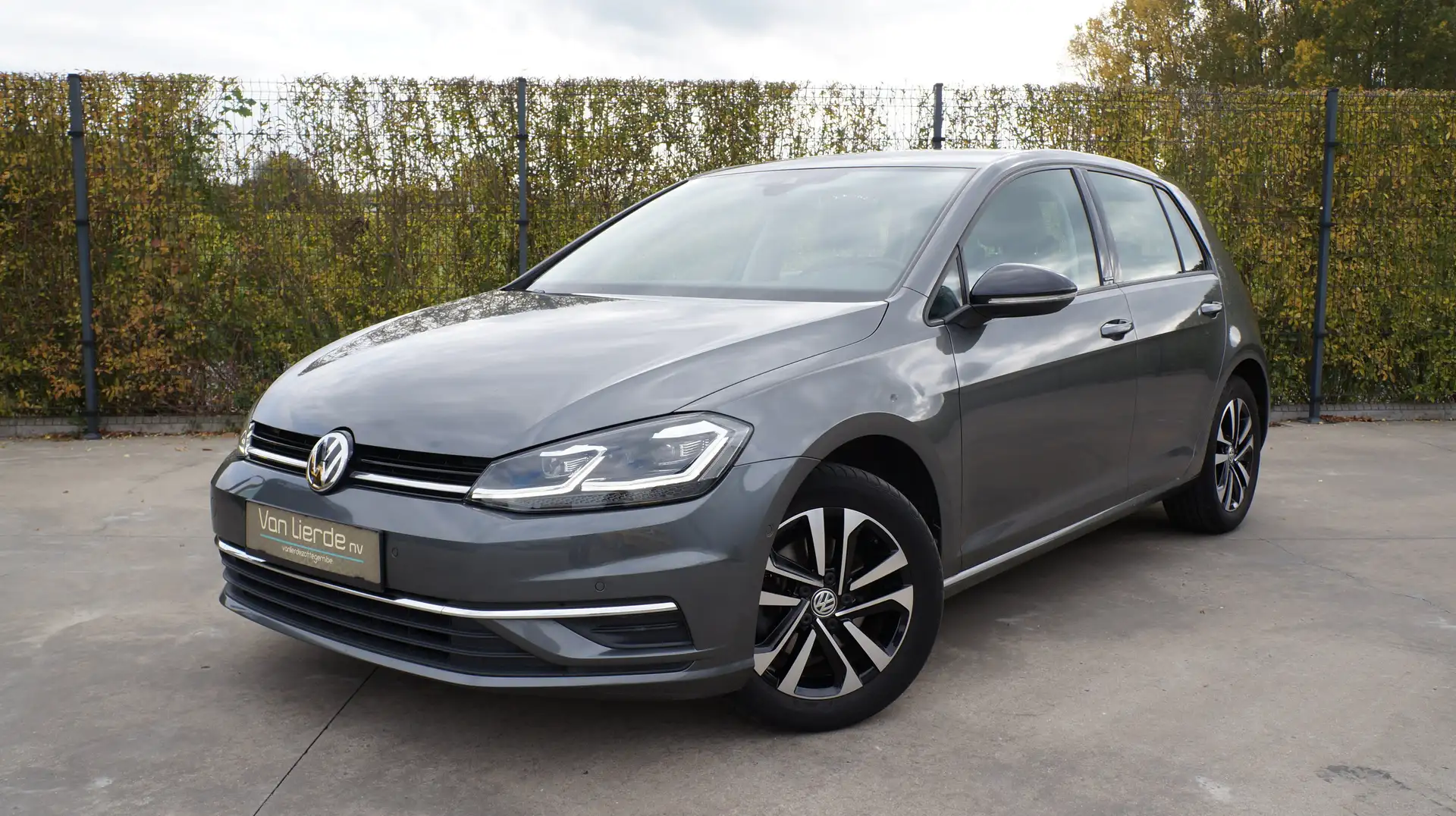 Volkswagen Golf 1.5 TSI 150 pk DSG IQ.DRIVE Camera Carplay Navi Grijs - 1