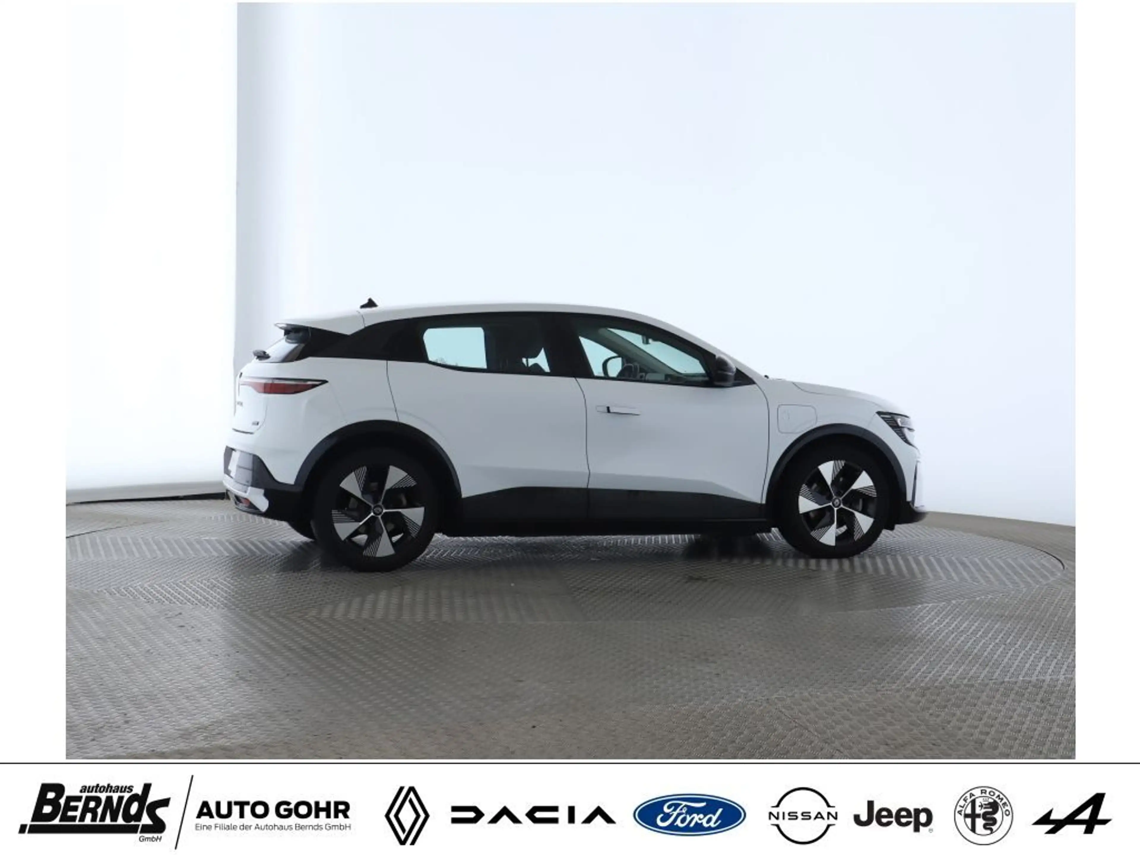 Renault Megane E-Tech EV40 130hp boost charge Equilibre WÄRMEPUMPE PDC — photo 25