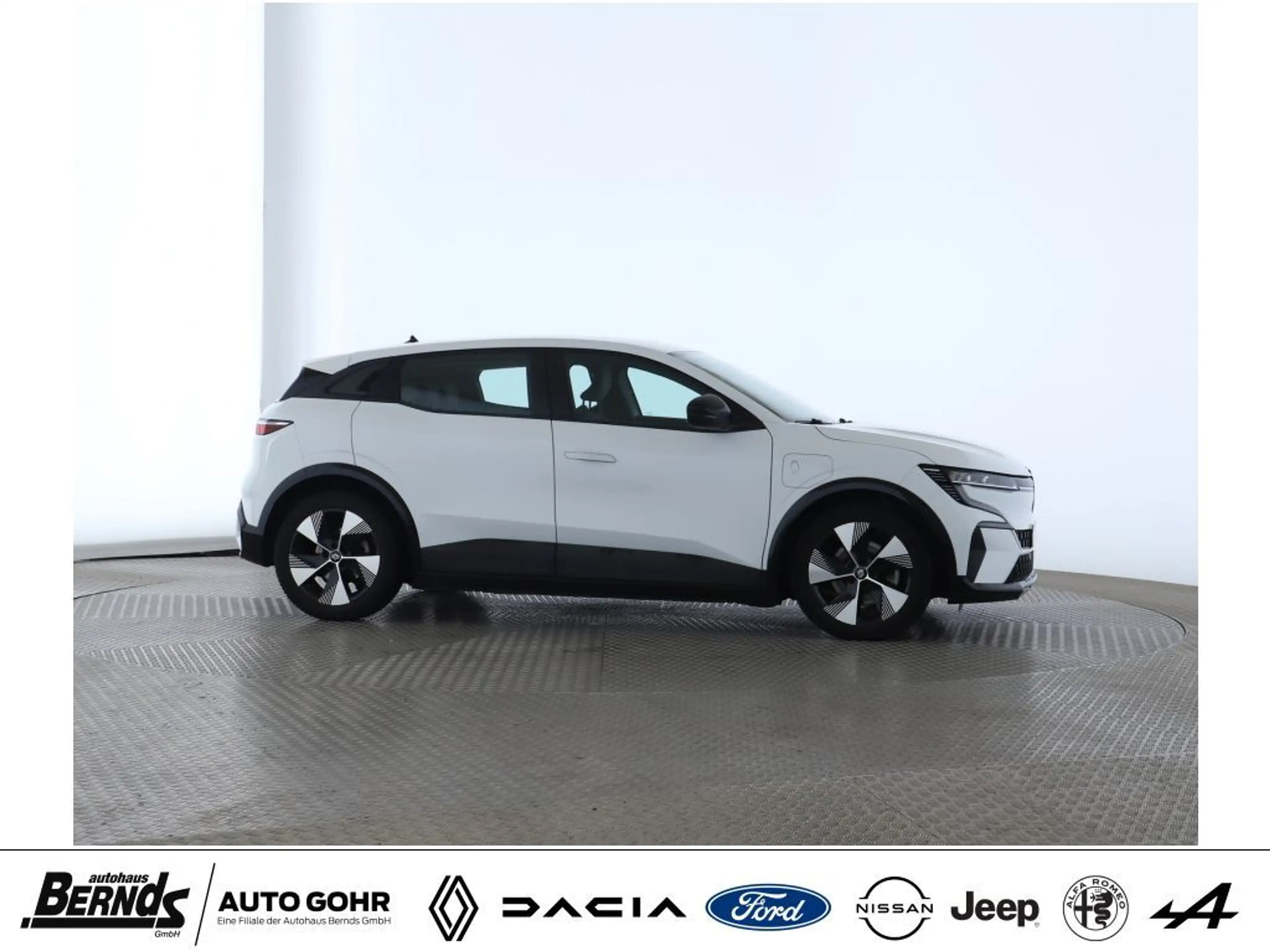 Renault Megane E-Tech EV40 130hp boost charge Equilibre WÄRMEPUMPE PDC — photo 5