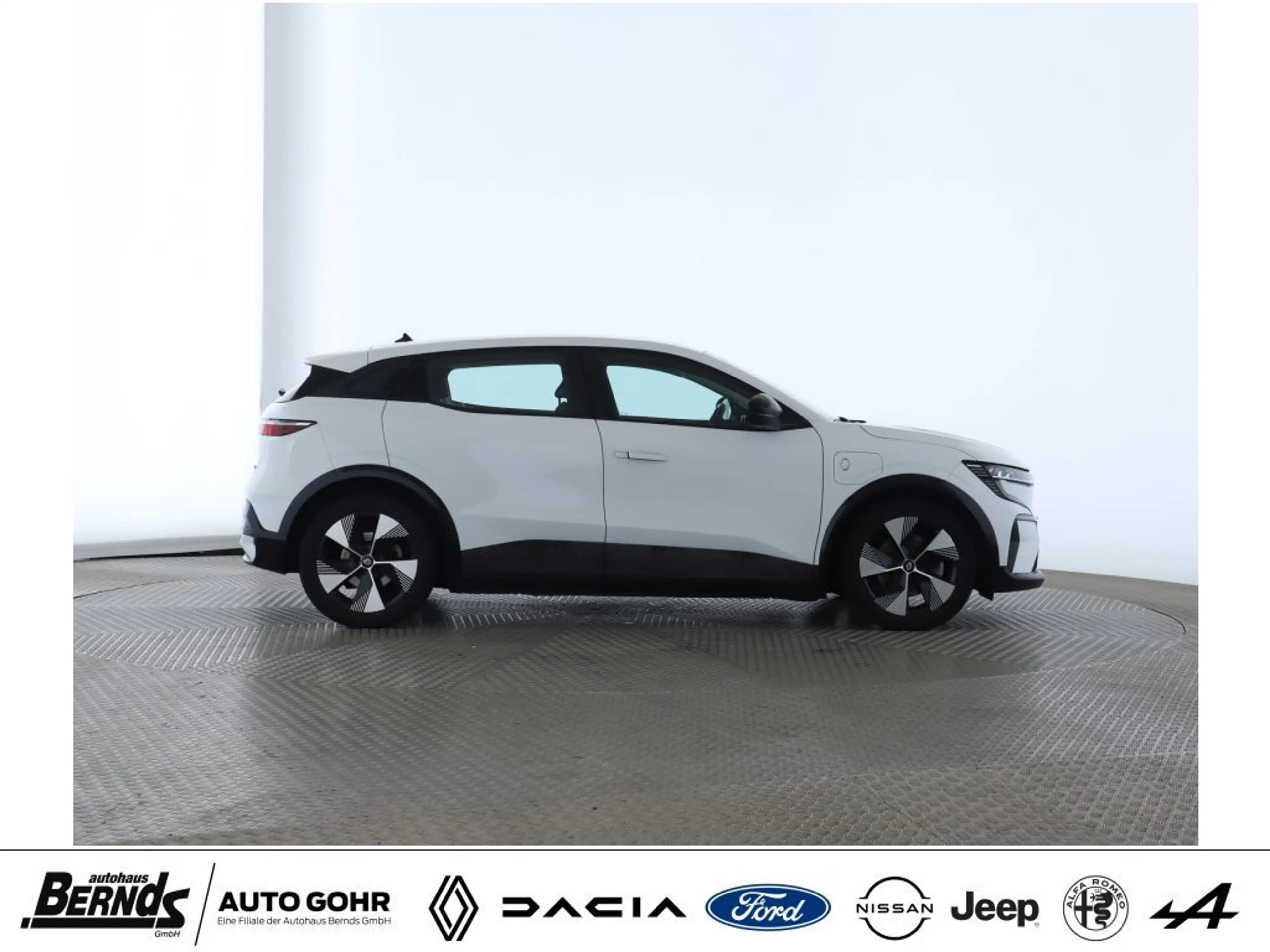 Renault Megane E-Tech EV40 130hp boost charge Equilibre WÄRMEPUMPE PDC — photo 24