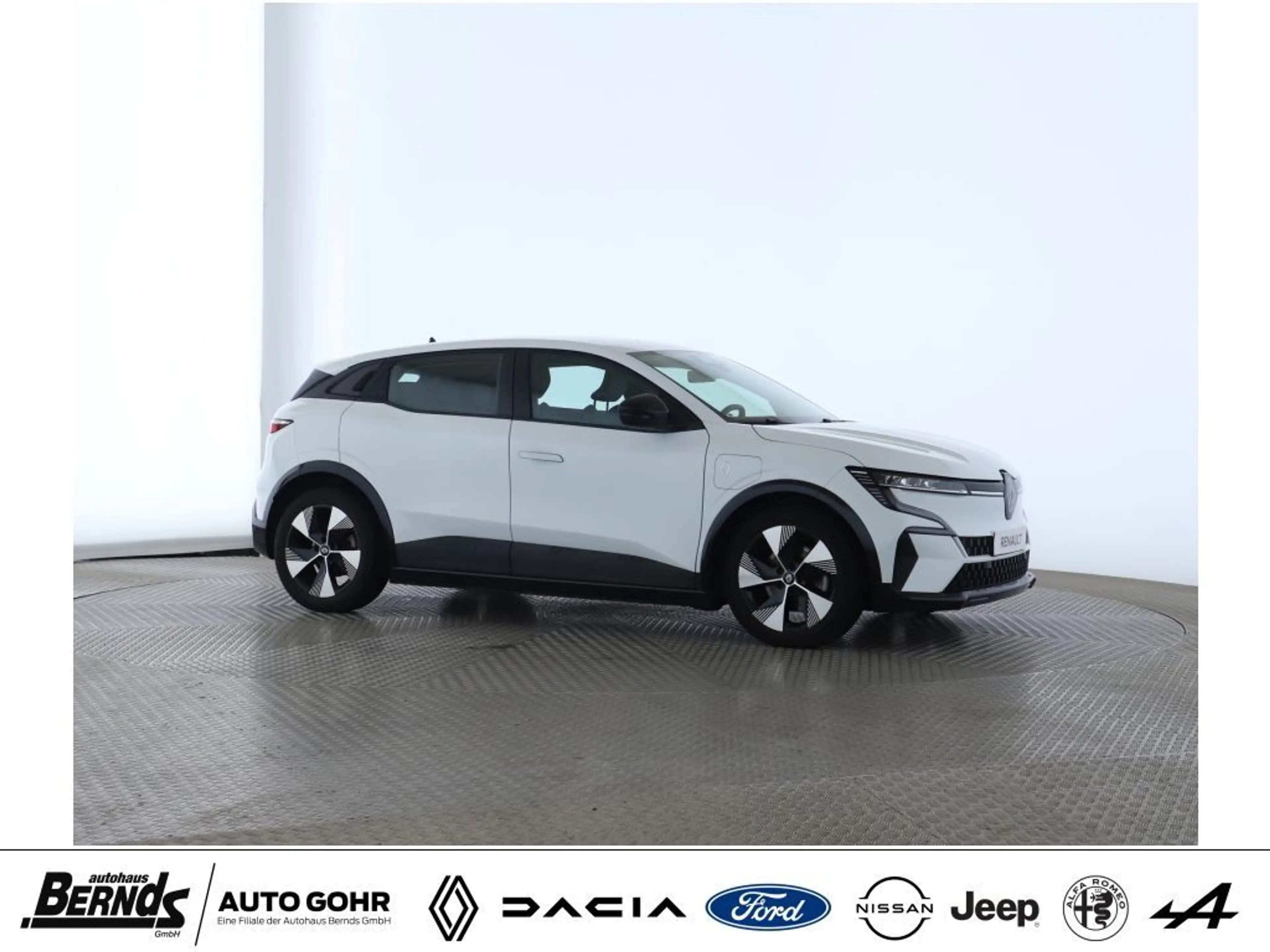 Renault Megane E-Tech EV40 130hp boost charge Equilibre WÄRMEPUMPE PDC — photo 4