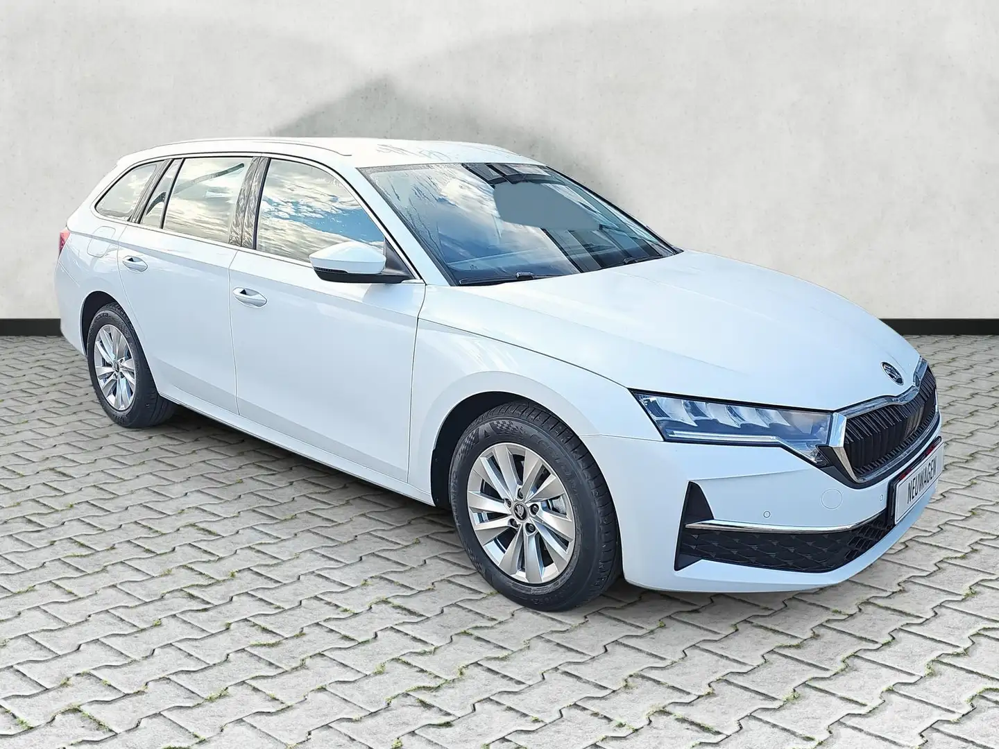 Skoda Octavia Combi 1.5 eTSI DSG Selection Navi Kessy Weiß - 2