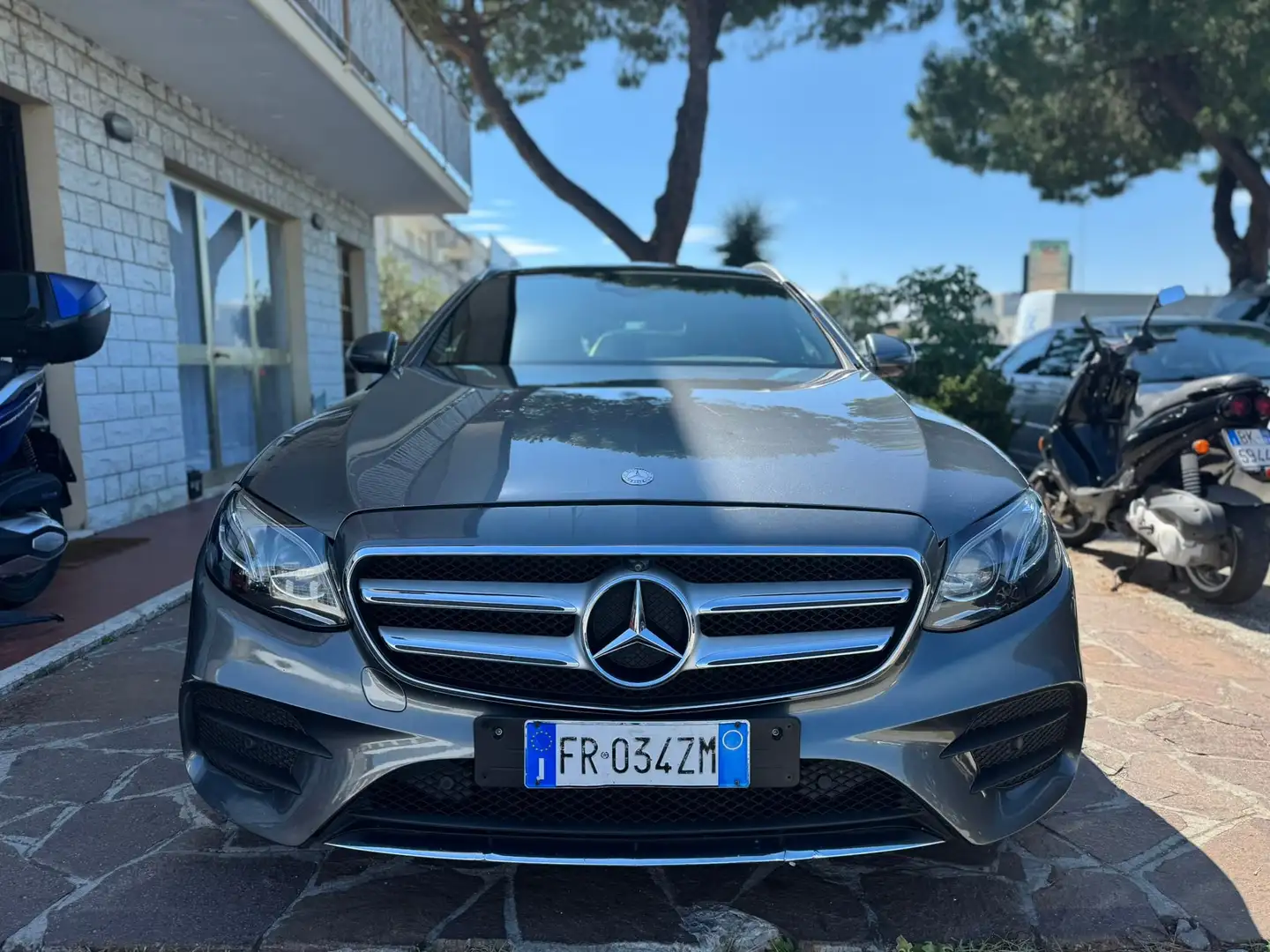 Mercedes-Benz E 220 Classe E - PREMIUM PLUS Gris - 2