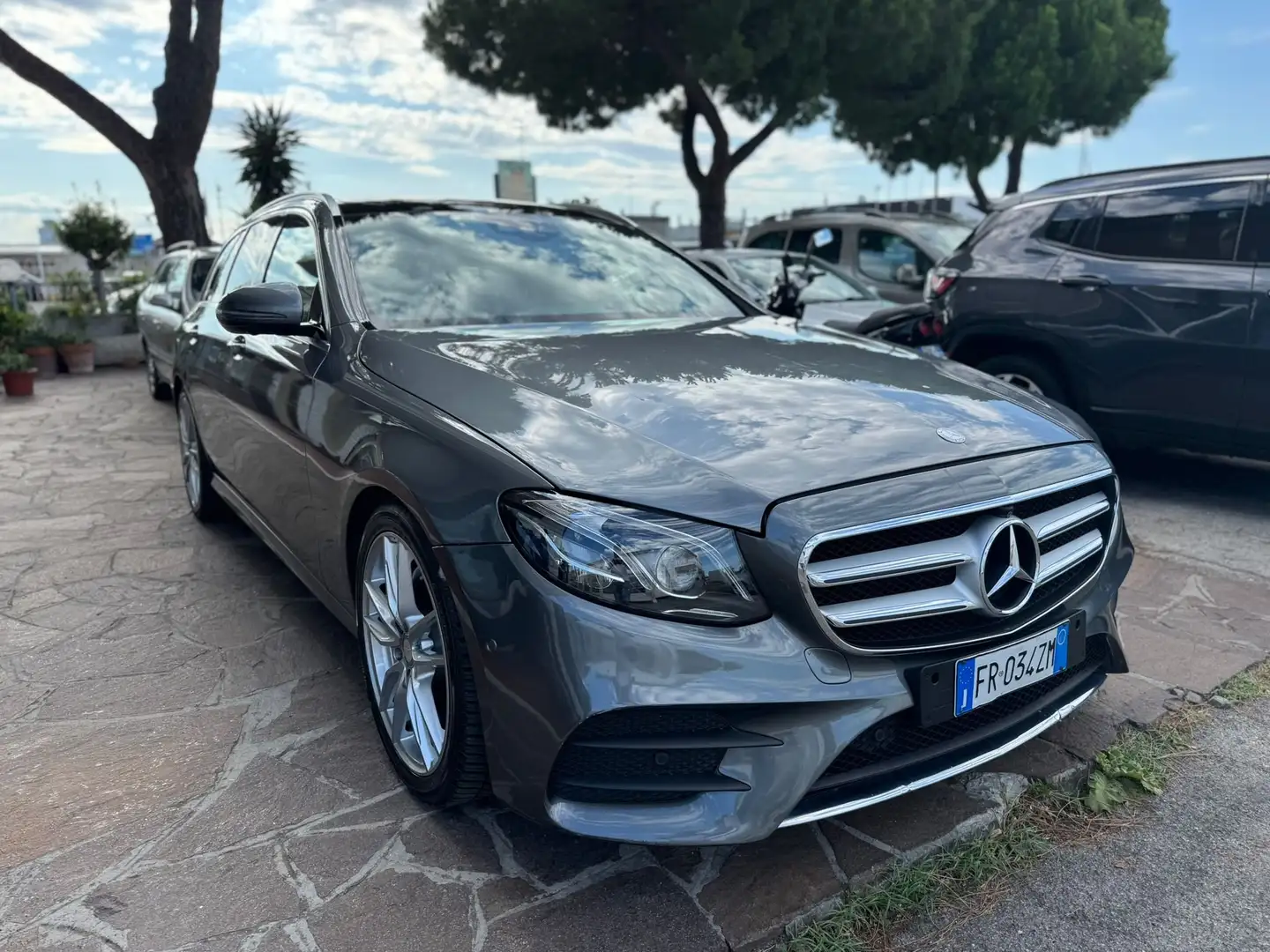 Mercedes-Benz E 220 Classe E - PREMIUM PLUS Gris - 1