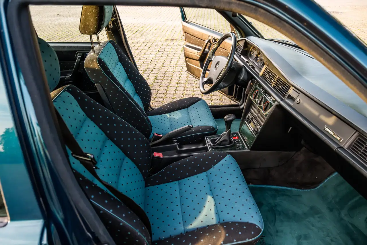 Mercedes-Benz 190 D 2.5 Avantgarde verde, foto 7