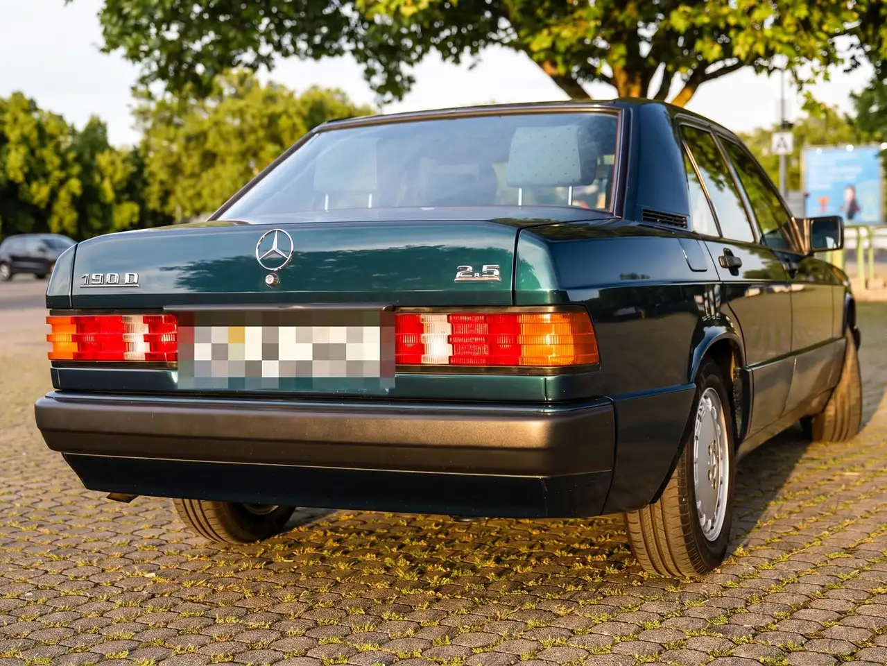 Mercedes-Benz 190 D 2.5 Avantgarde verde, foto 2