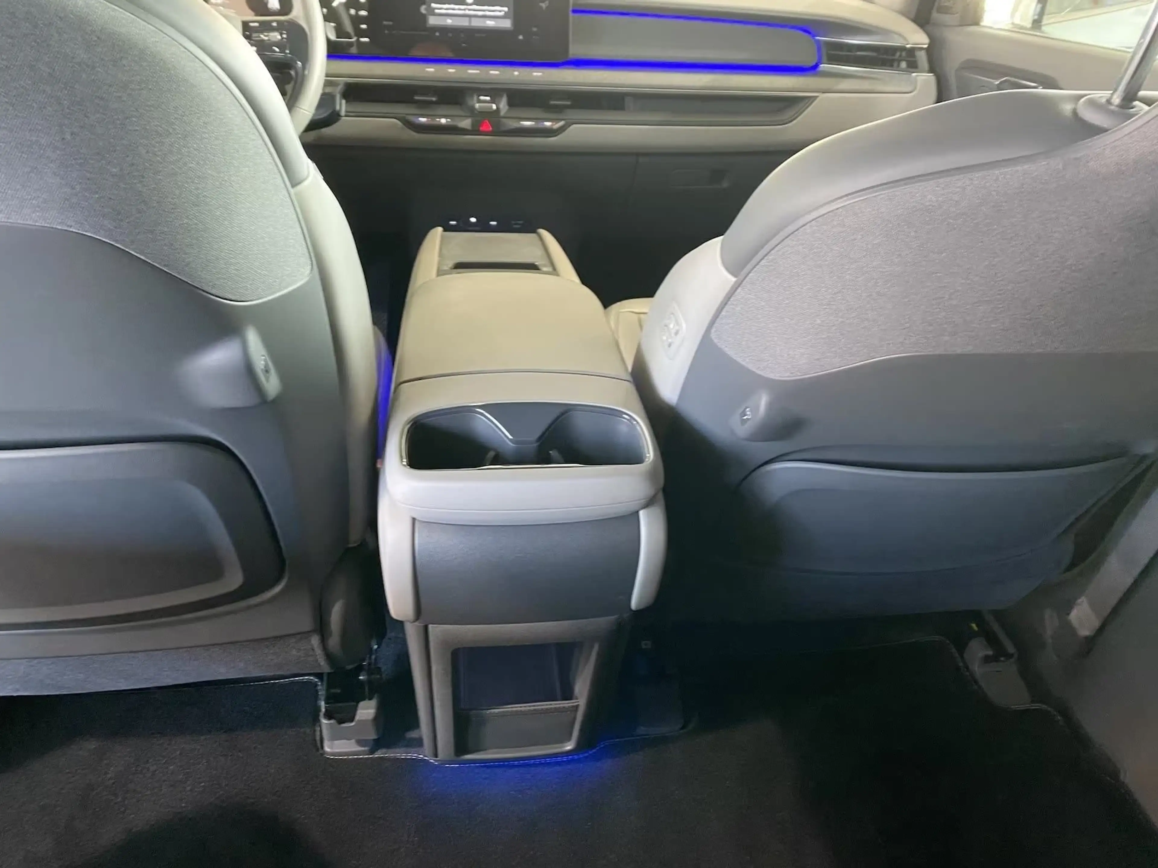 Kia EV9 Earth 99,8 kWh *Panormadach*Head-up-Display* — photo 9