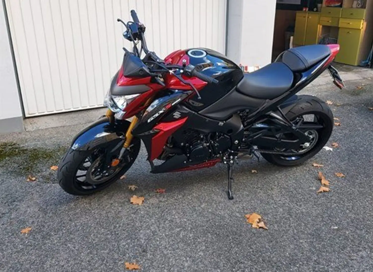 Suzuki GSX-S 1000 Piros - 2