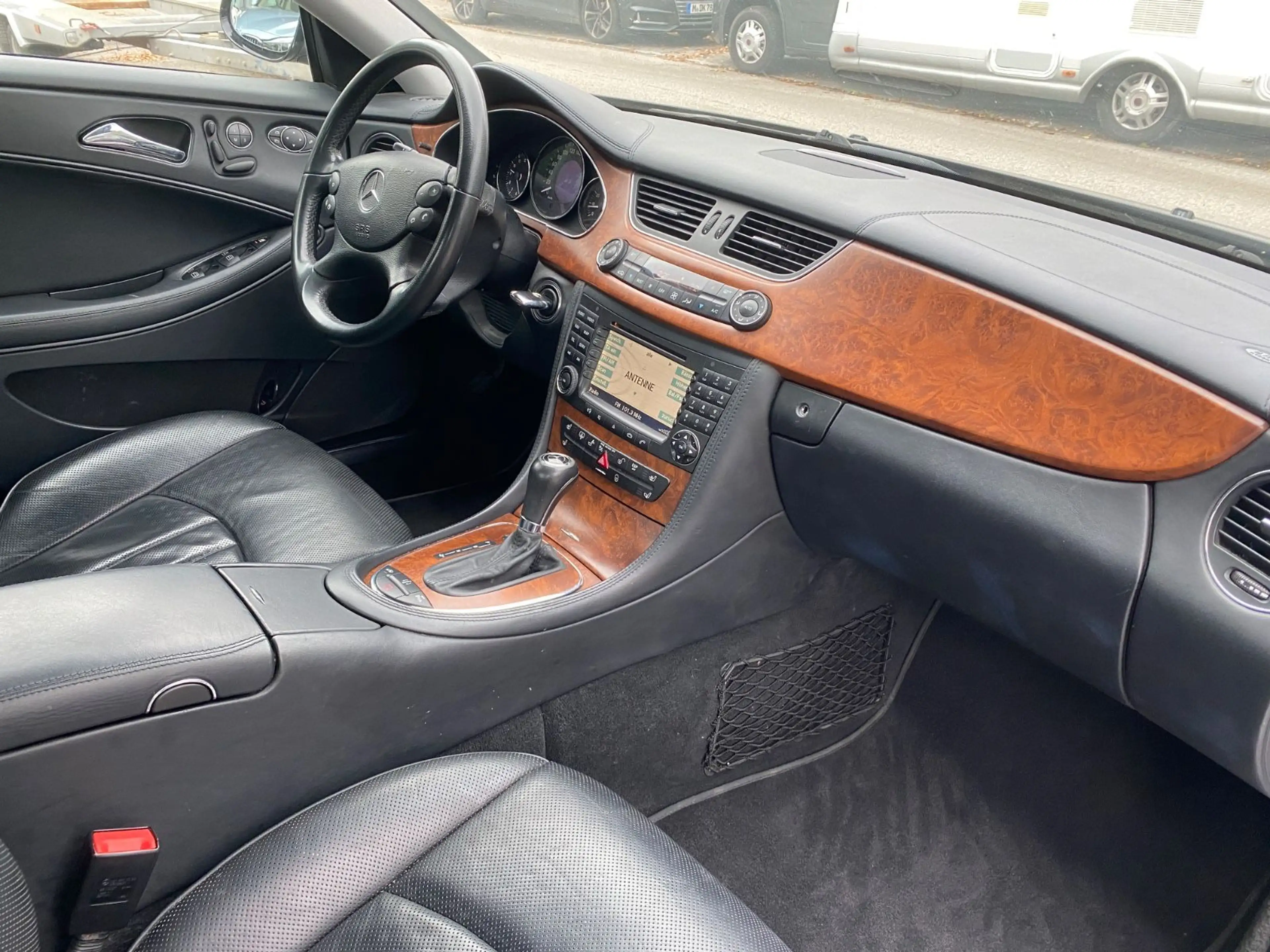 Mercedes-Benz CLS 350 CGI — photo 7