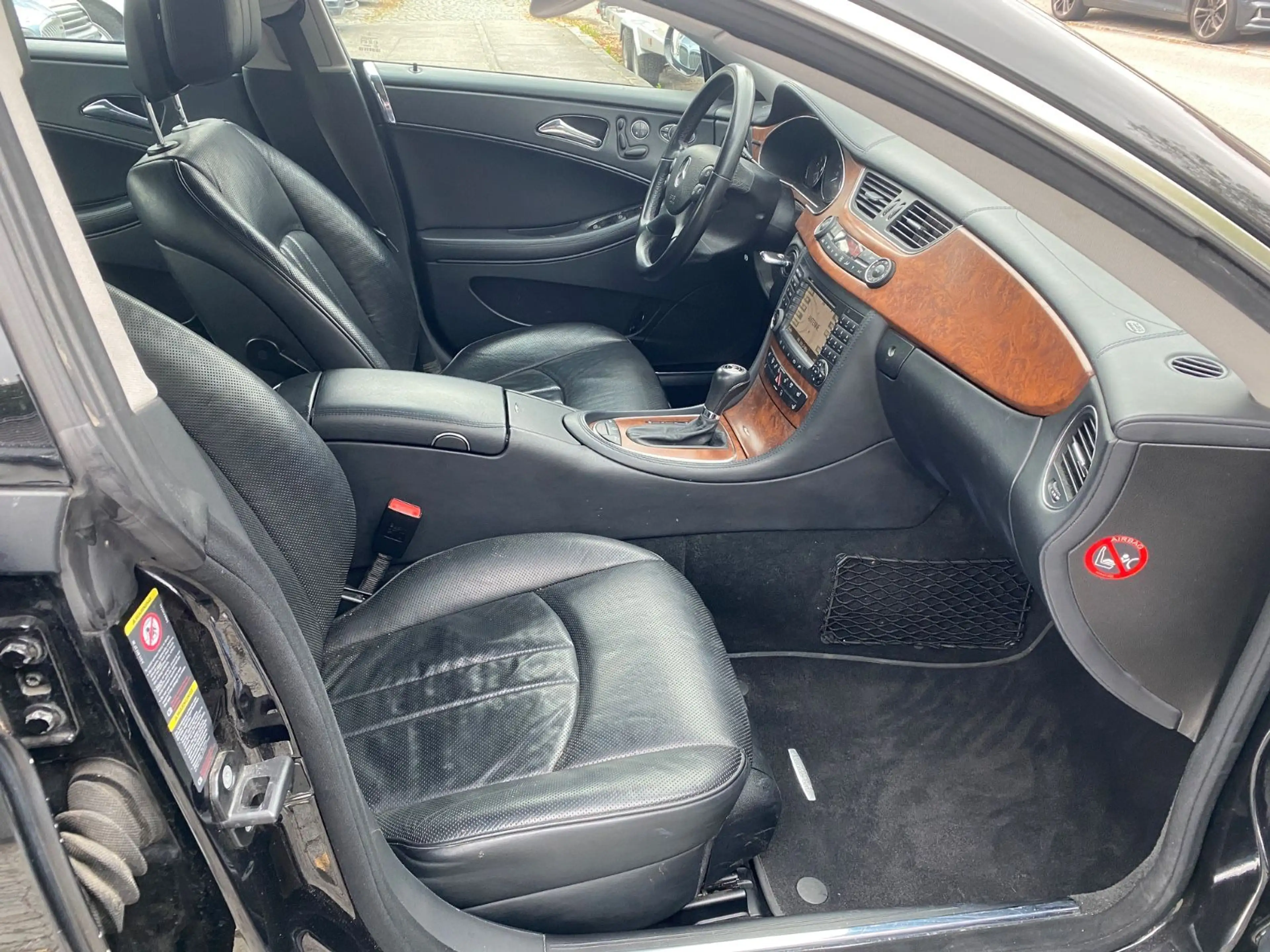 Mercedes-Benz CLS 350 CGI — photo 8
