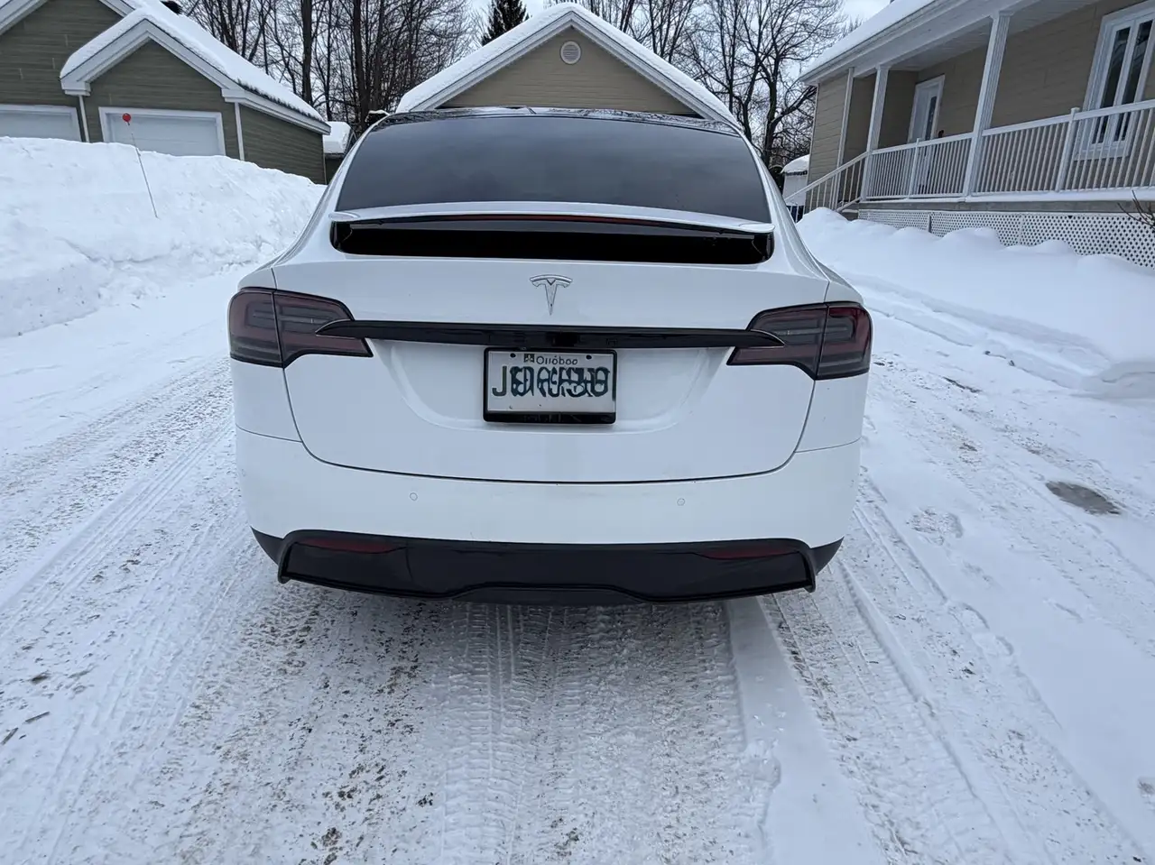 Tesla Model X снимка Tesla Model X