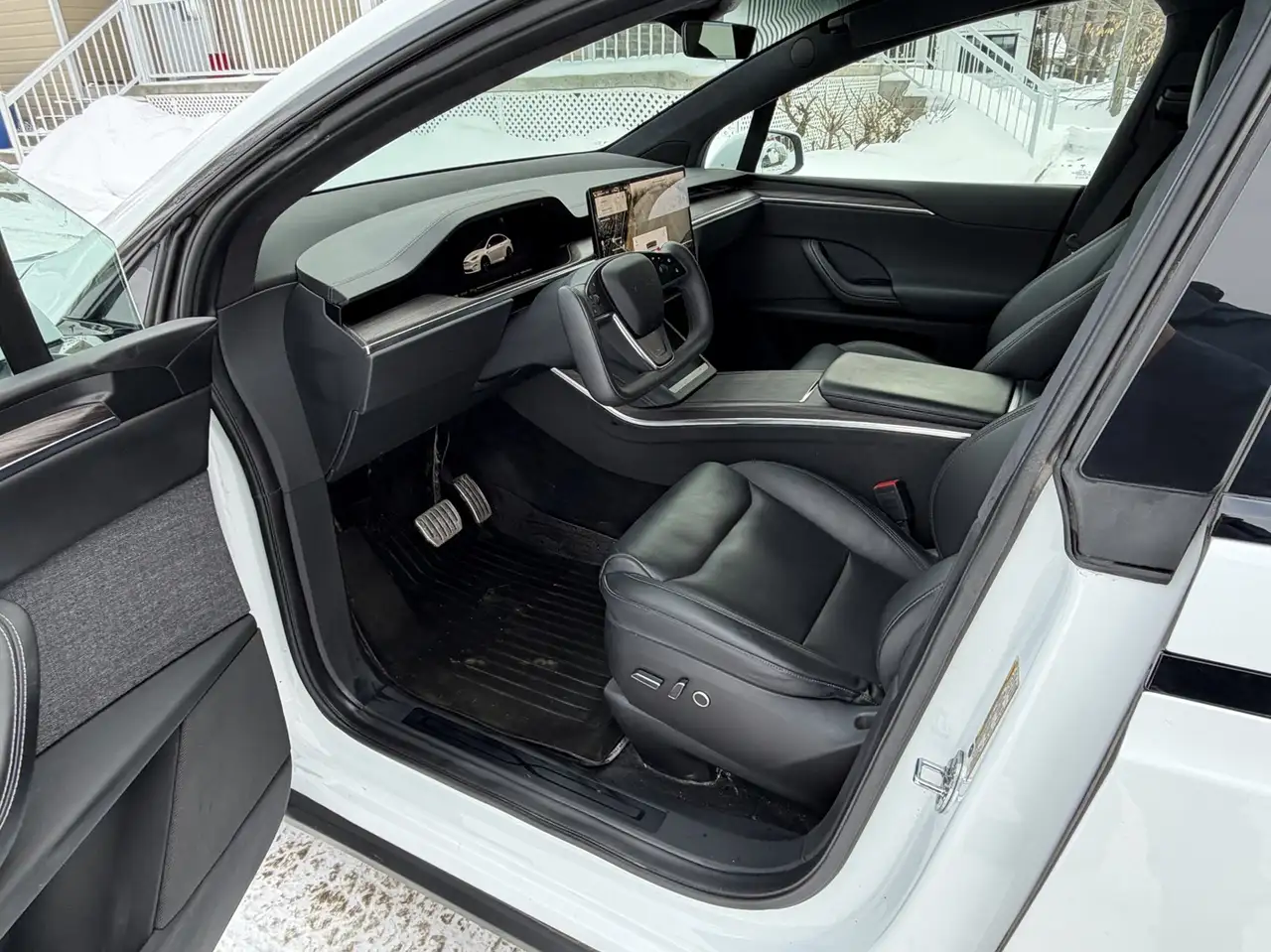 Tesla Model X снимка Tesla Model X