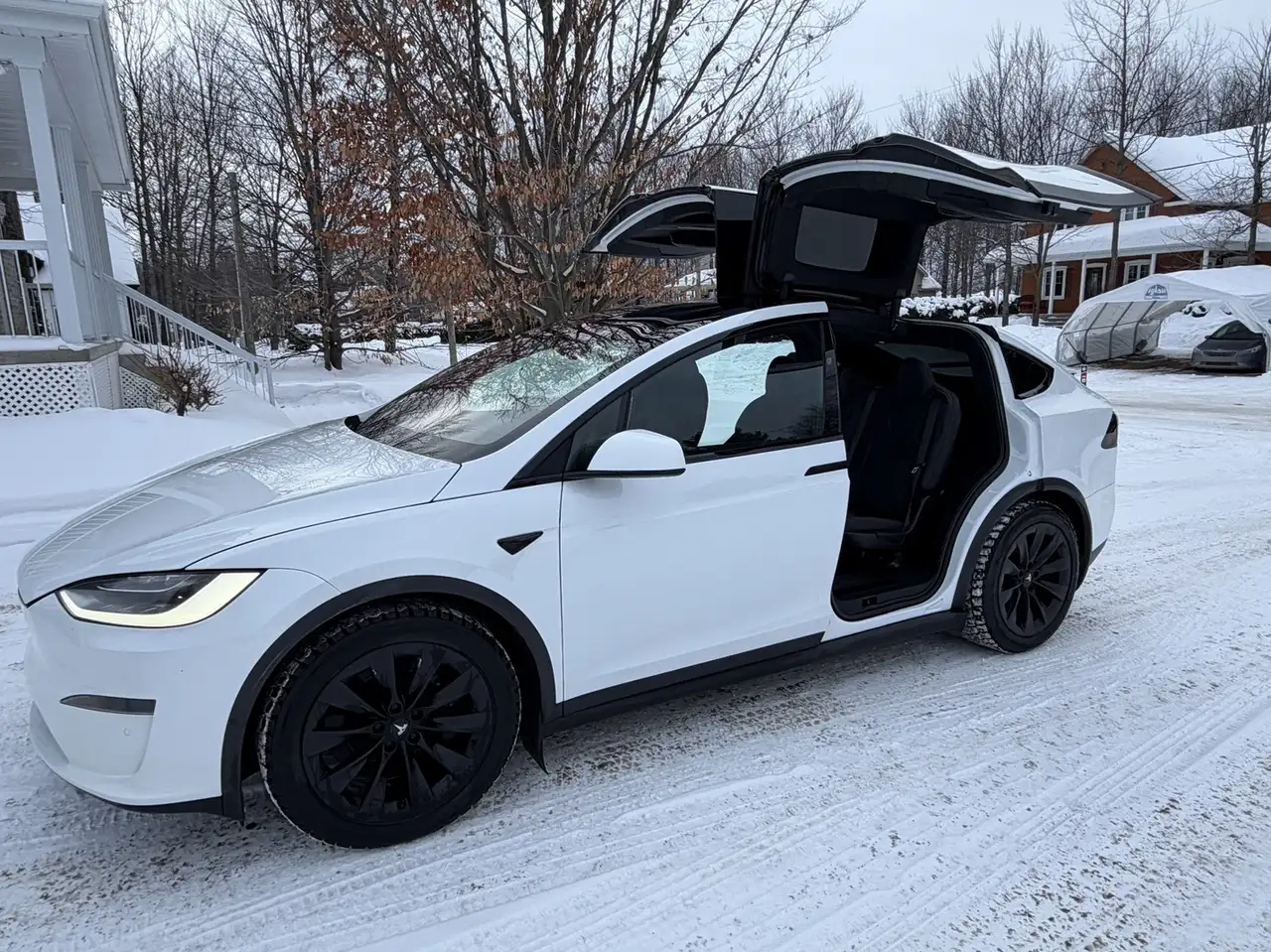 Tesla Model X снимка Tesla Model X