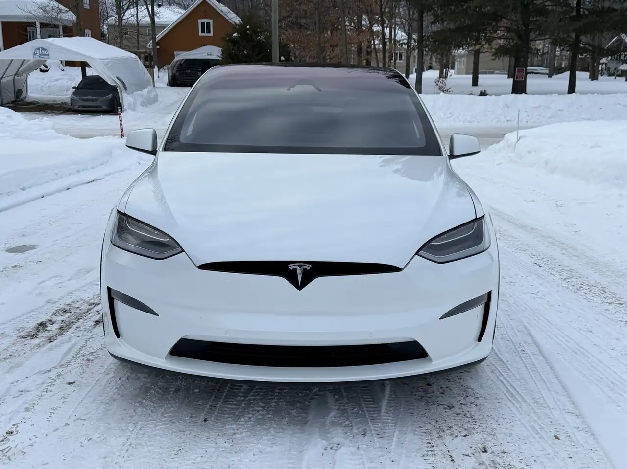 Tesla Model X снимка Tesla Model X