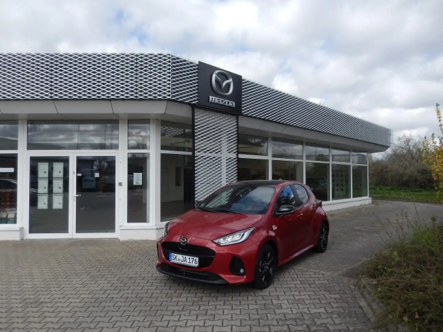 Mazda 2 Hybrid 2024 5HB 1.5L VVT-i 116 PS e-CVT  FWD HOMUR Rot - 2