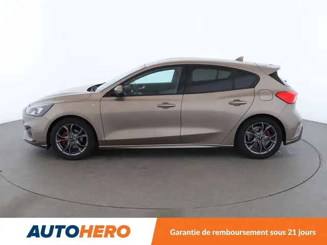 Ford Focus view 3