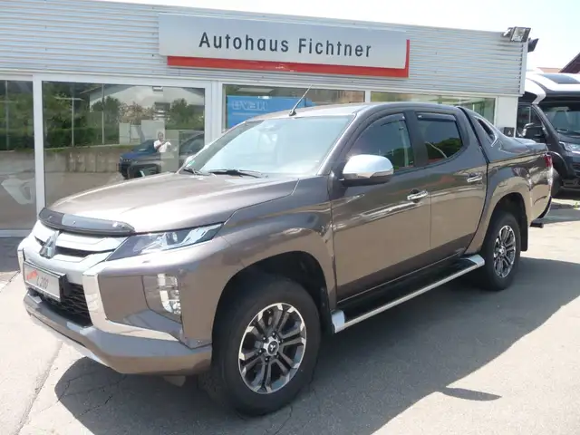 Mitsubishi L200 Doppelkabine PLUS FA-Paket 2.2 DI-D 4WD AT