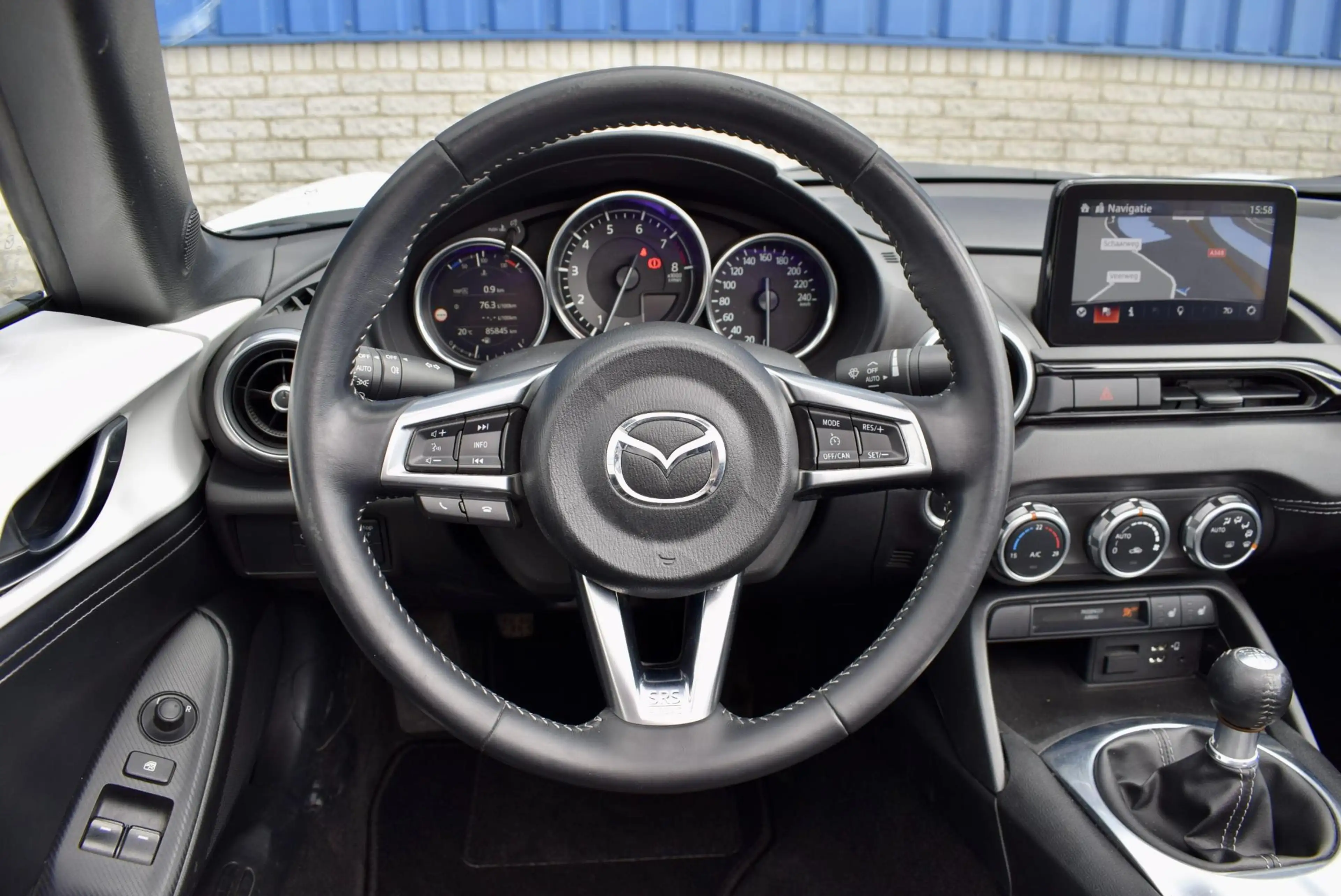 Mazda MX-5 2.0 SkyActiv-G 184 Luxury — photo 15