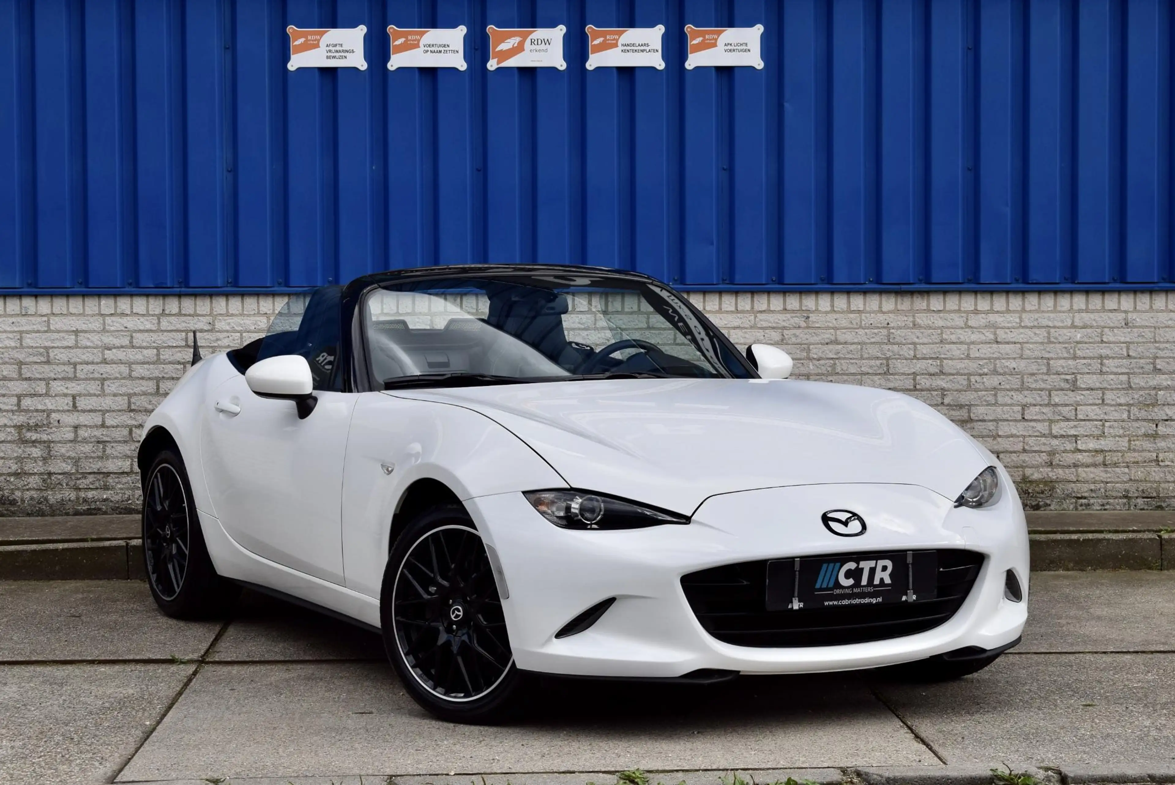 Mazda MX-5 2.0 SkyActiv-G 184 Luxury — photo 4