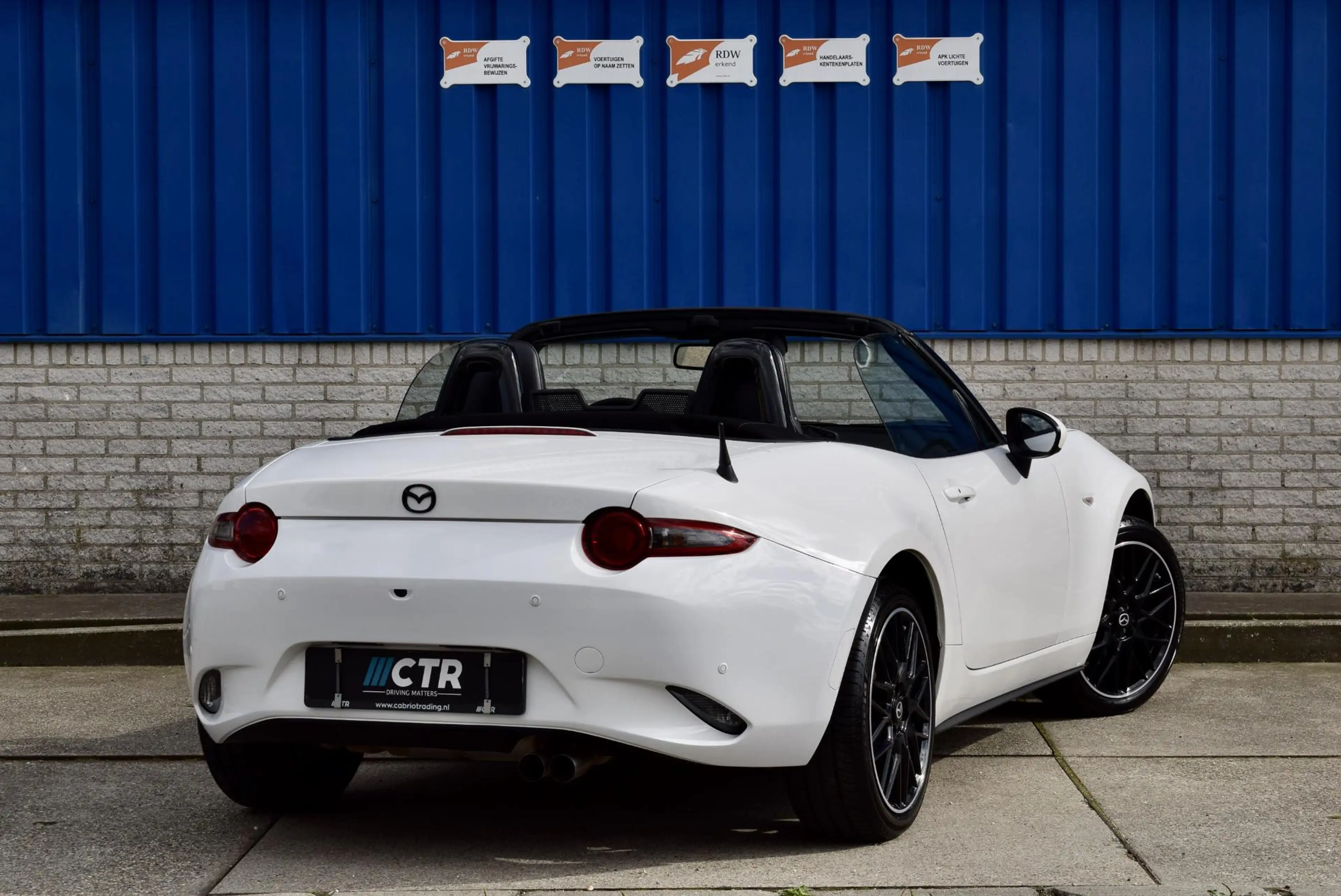 Mazda MX-5 2.0 SkyActiv-G 184 Luxury — photo 3