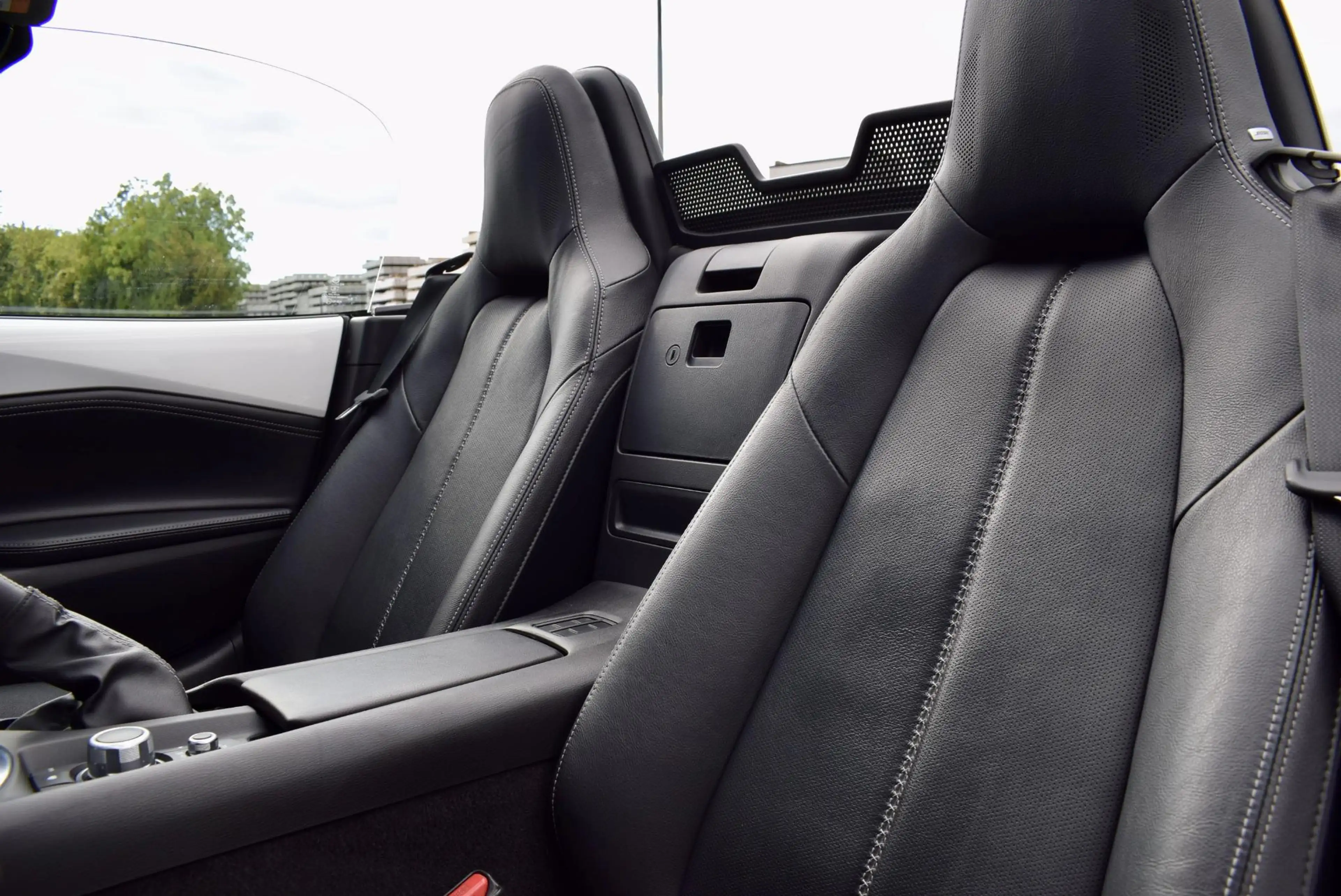 Mazda MX-5 2.0 SkyActiv-G 184 Luxury — photo 14