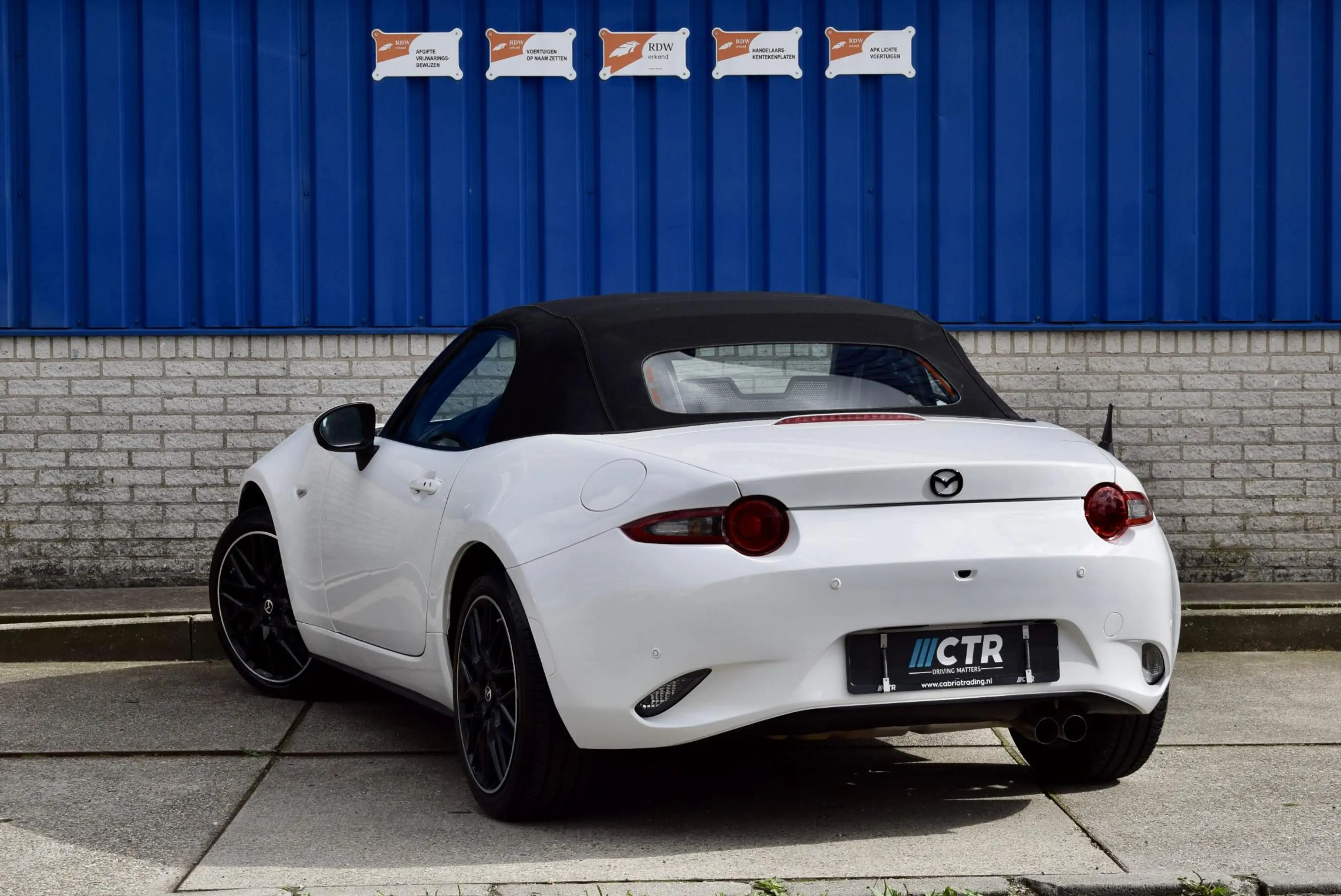 Mazda MX-5 2.0 SkyActiv-G 184 Luxury — photo 6