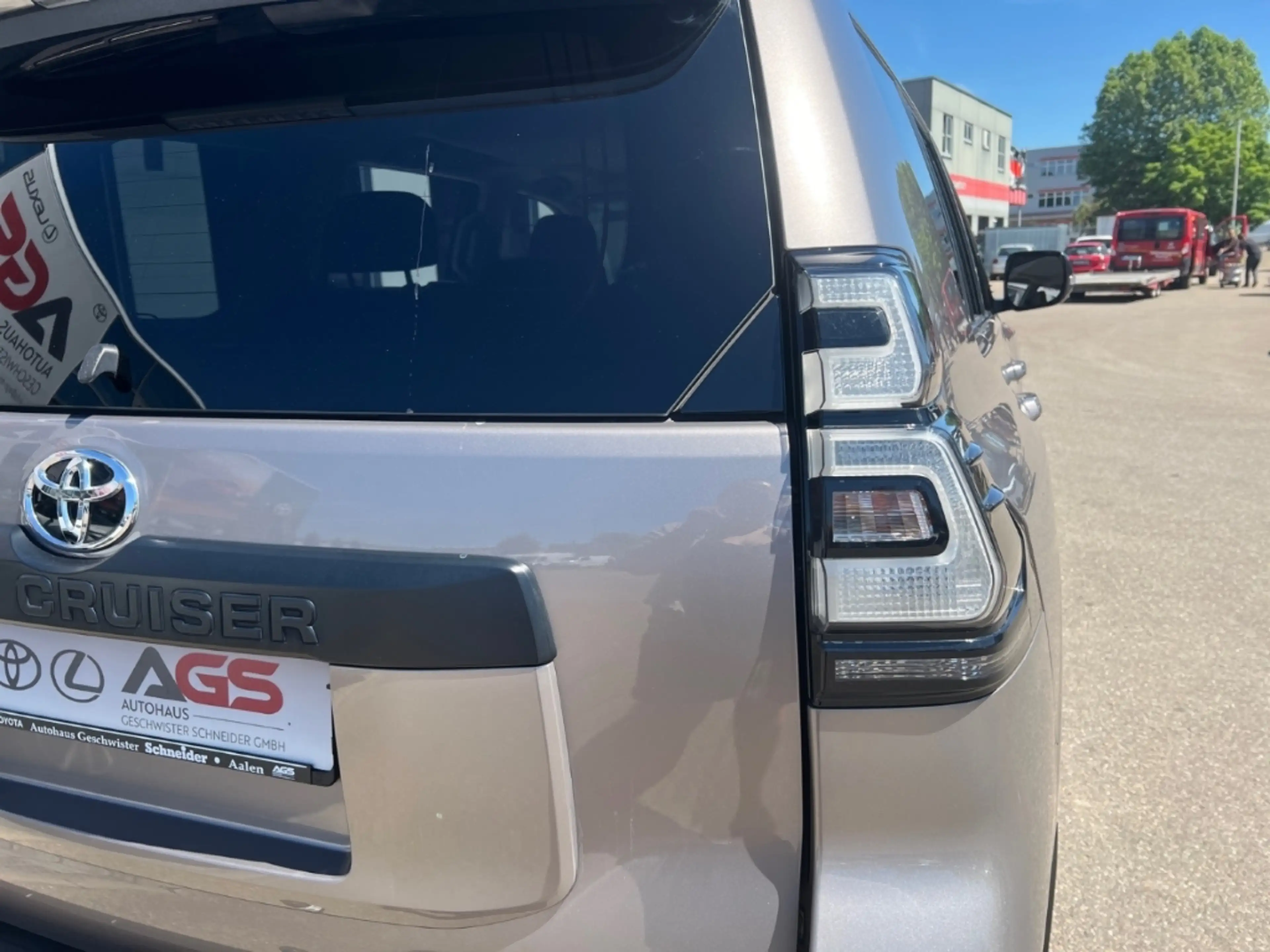 Toyota Land Cruiser 2,8L-D TEC-Edition AHK Standheizung 100% Sperre — photo 12